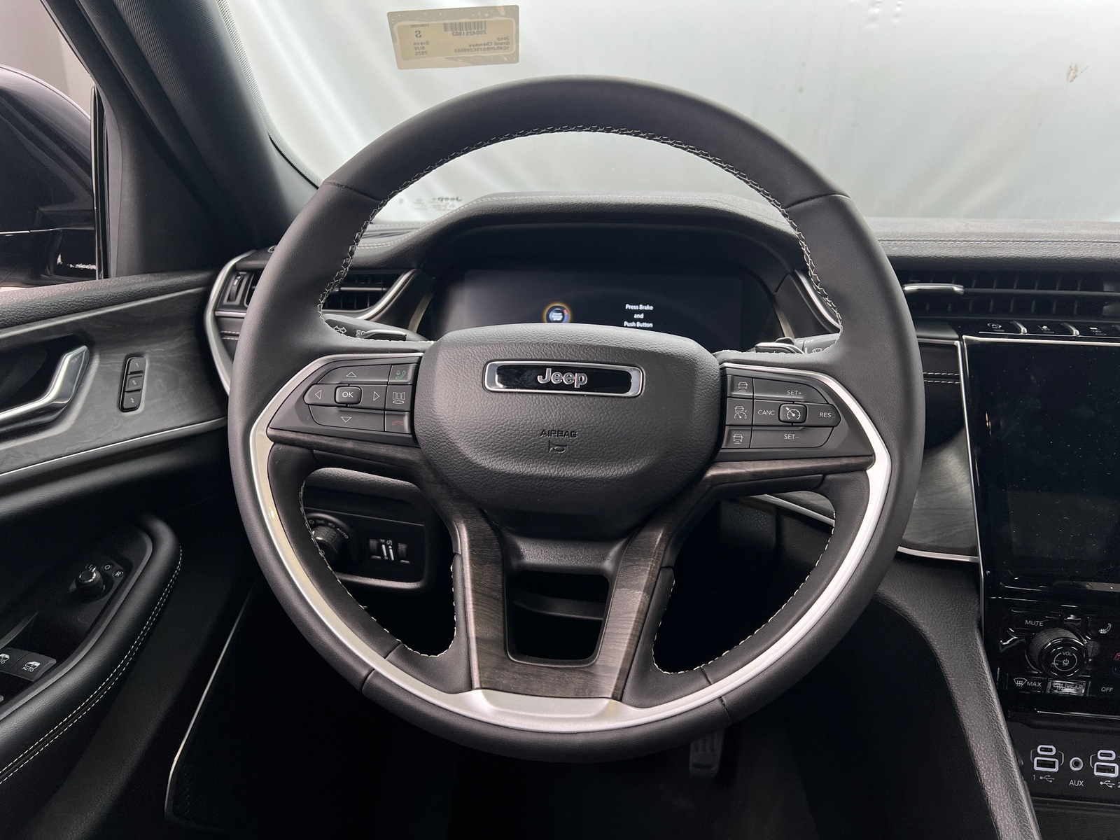 Thumbnail: 2025 Jeep Grand Cherokee - 4