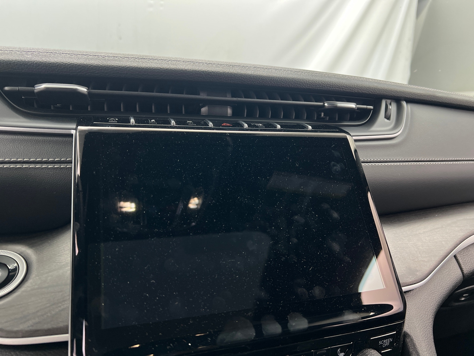 Thumbnail: 2025 Jeep Grand Cherokee - 3