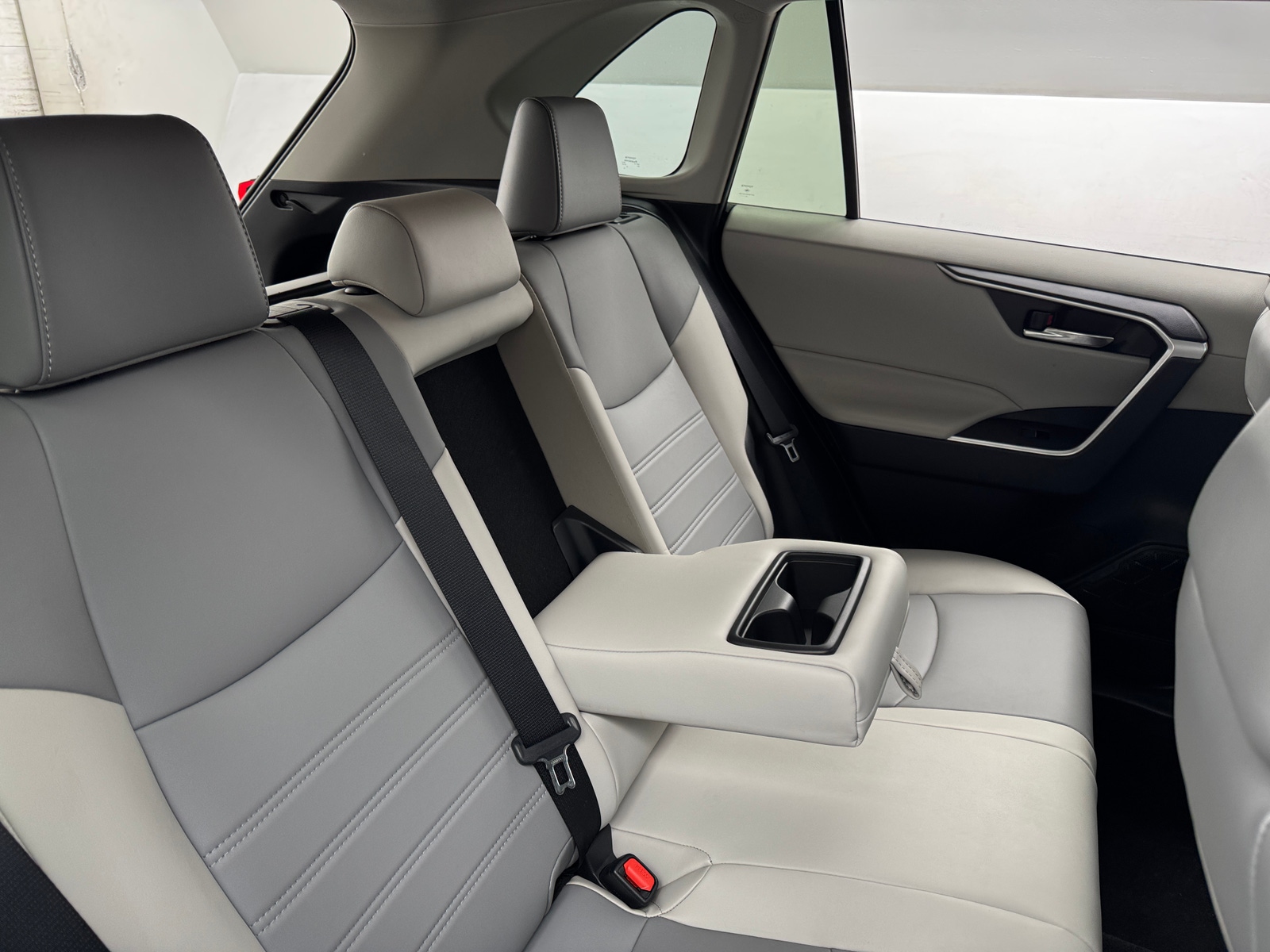 Thumbnail: 2019 Toyota RAV4 - 6