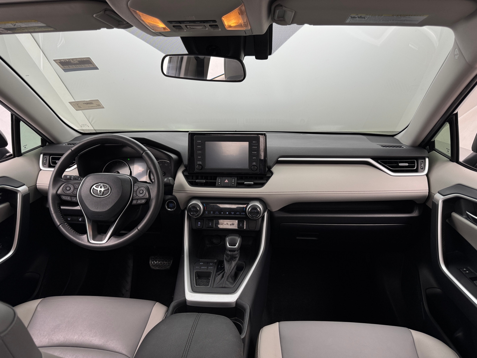 Thumbnail: 2019 Toyota RAV4 - 3