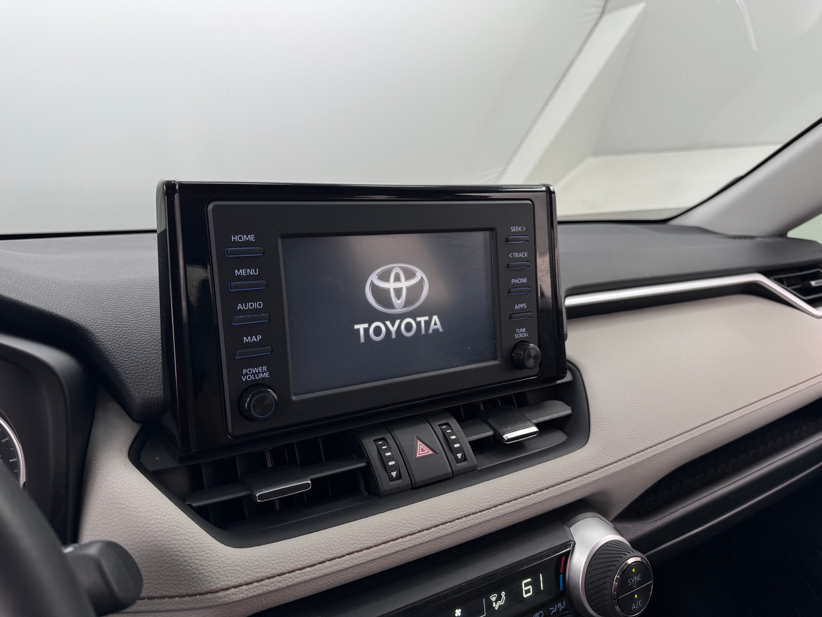 Thumbnail: 2019 Toyota RAV4 - 4