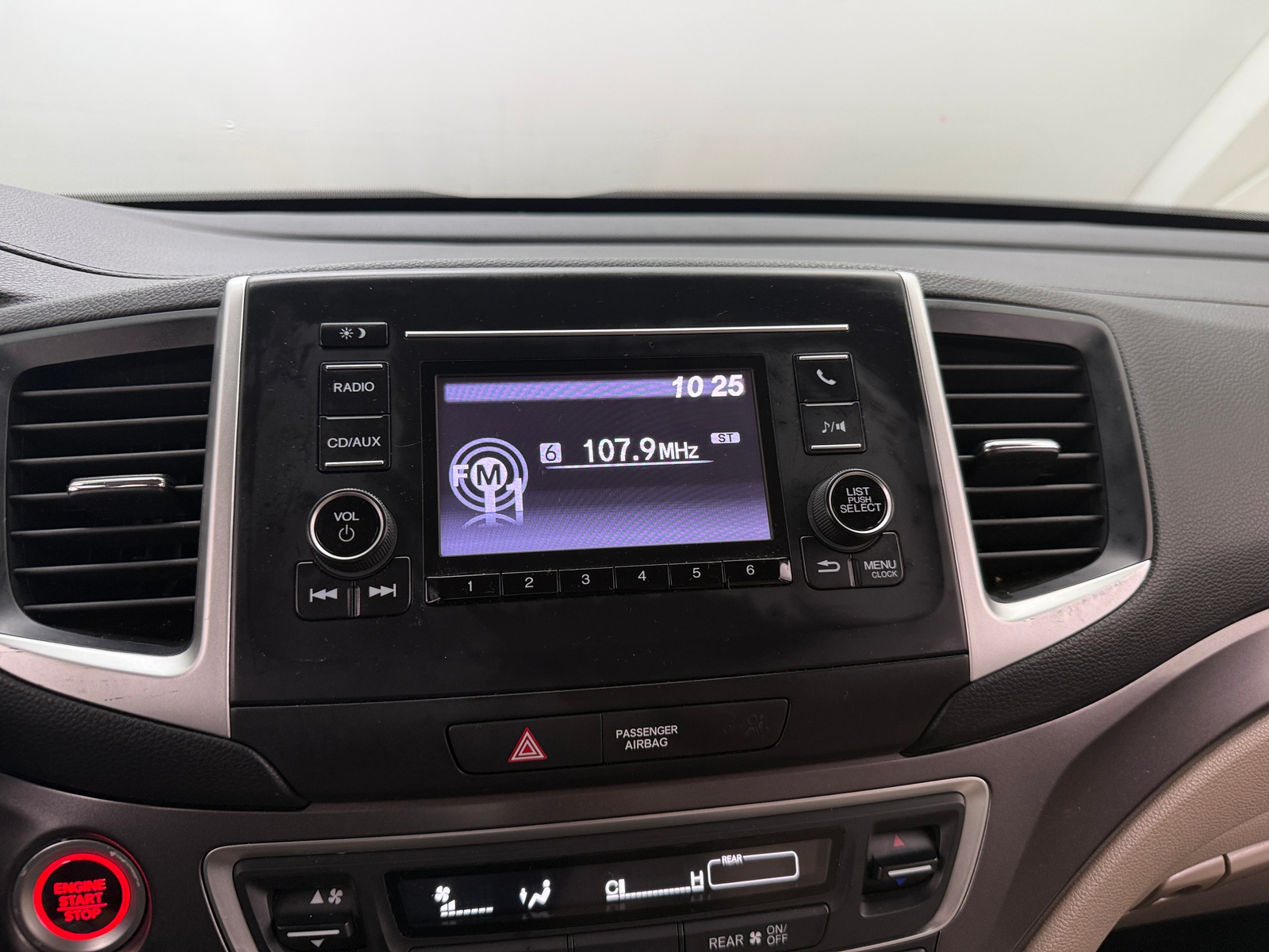 Thumbnail: 2016 Honda Pilot - 4