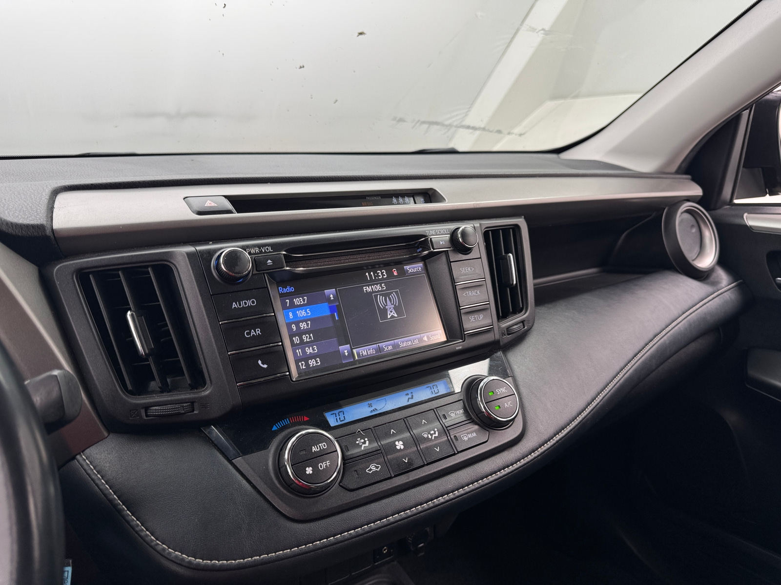 Thumbnail: 2018 Toyota RAV4 - 4