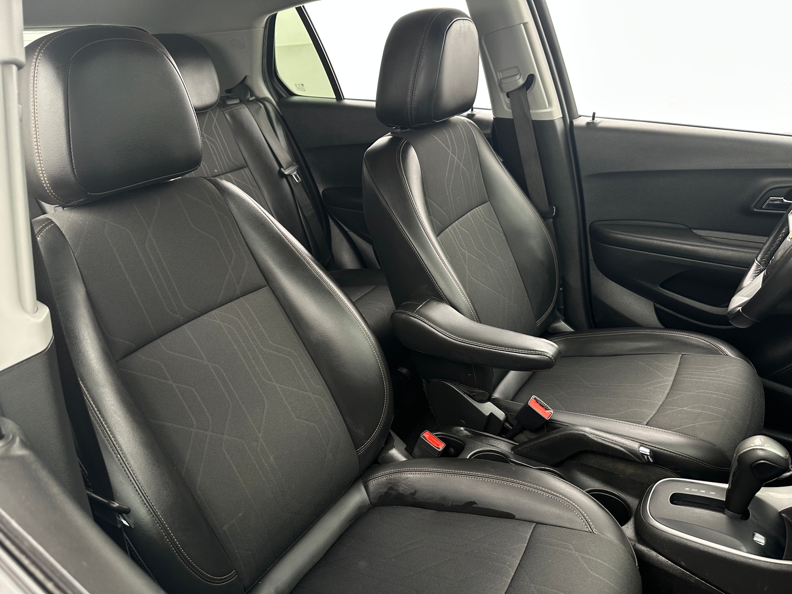 Thumbnail: 2022 Chevrolet Trax - 2