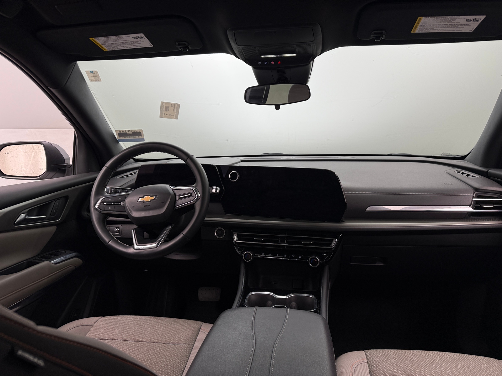 Thumbnail: 2025 Chevrolet Traverse - 3