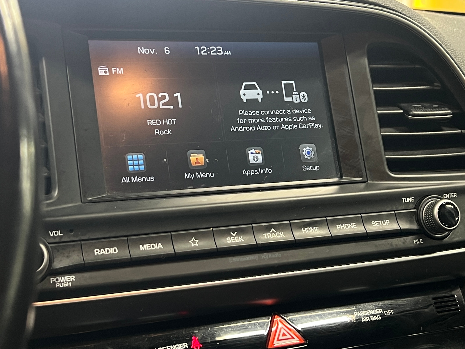 Thumbnail: 2019 Hyundai Elantra - 4