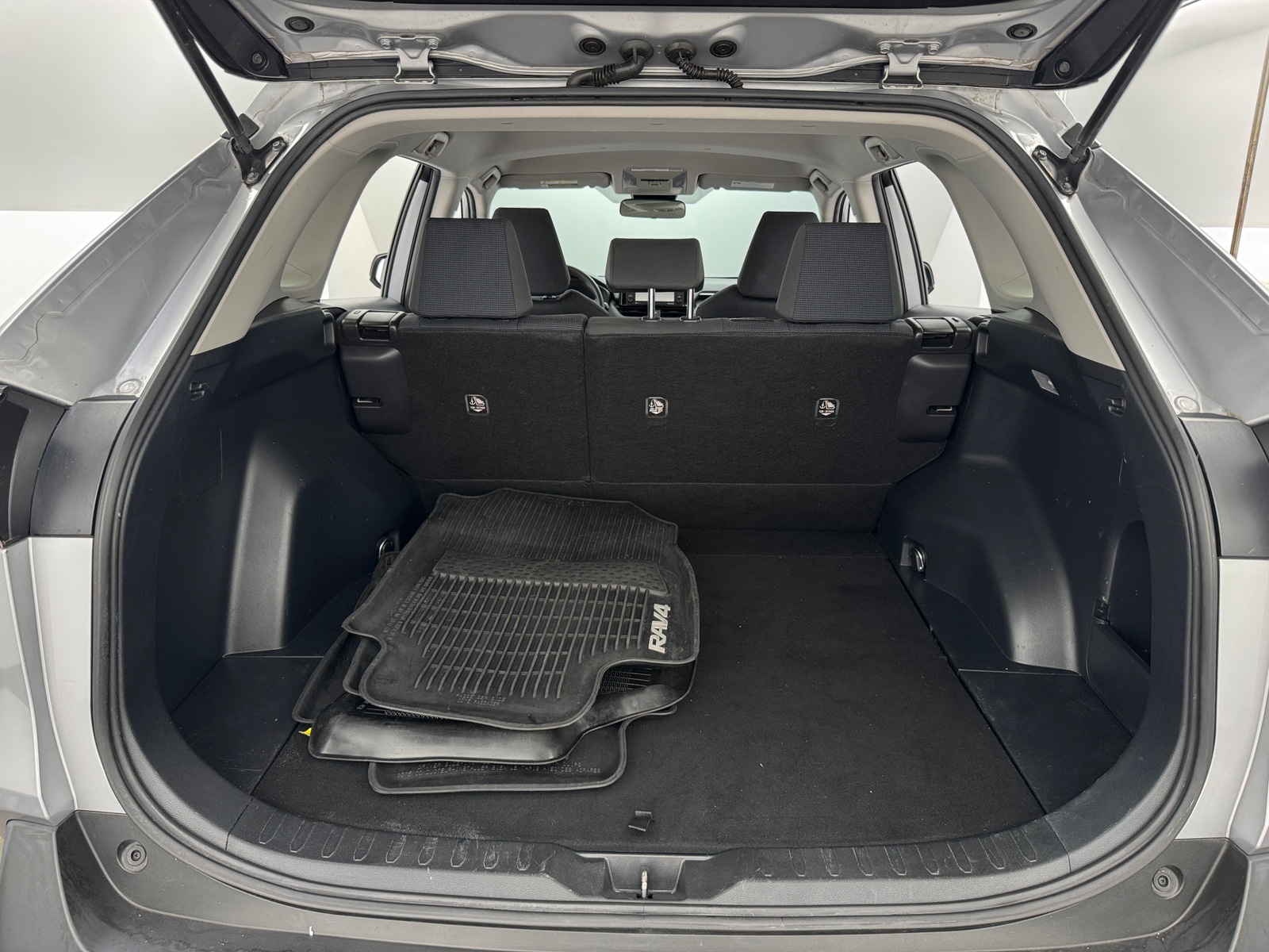 Thumbnail: 2020 Toyota RAV4 - 7