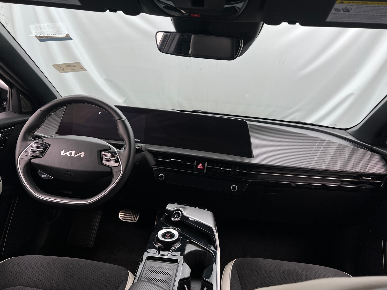 Thumbnail: 2022 Kia EV6 - 2