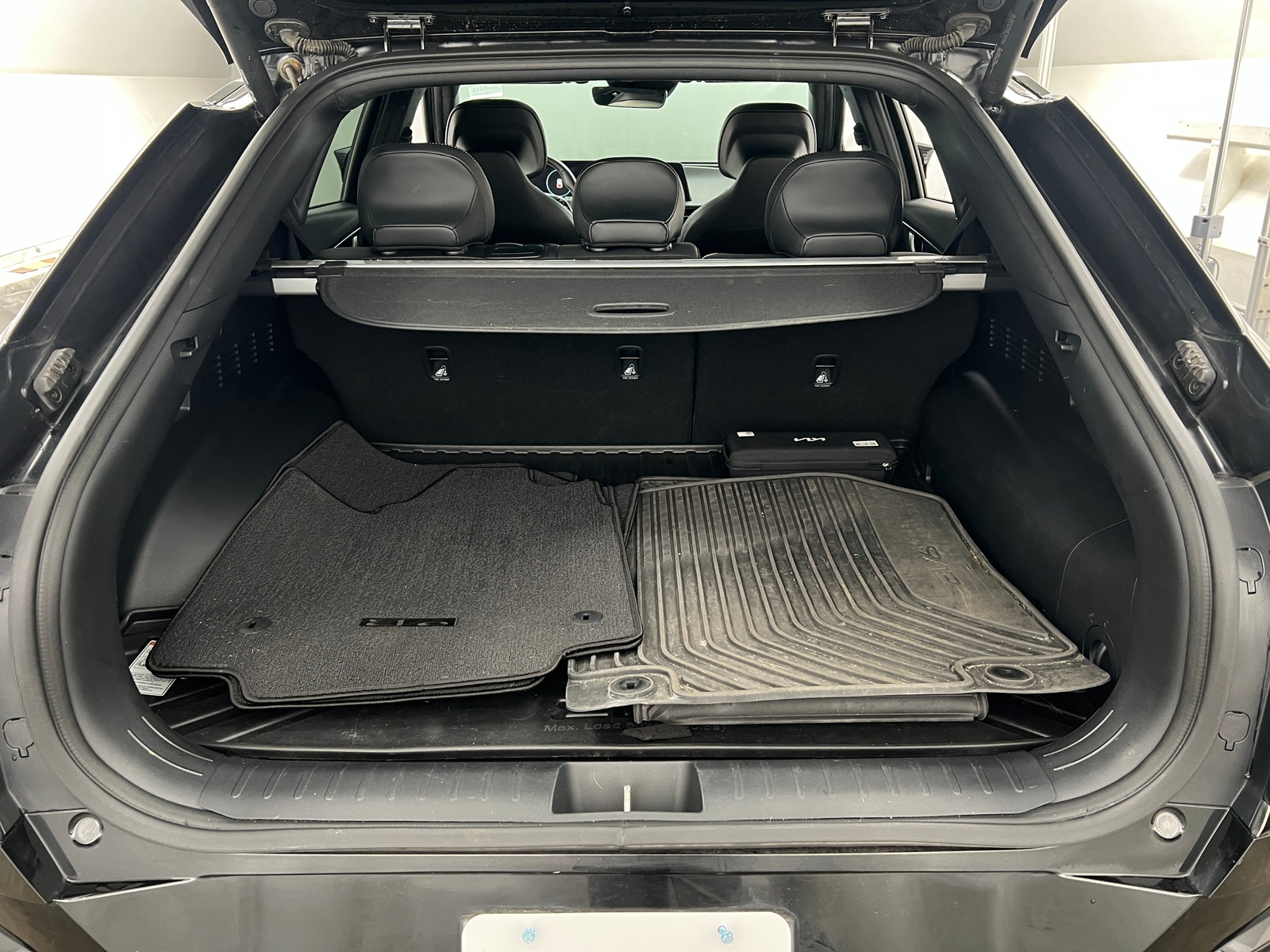 Thumbnail: 2022 Kia EV6 - 6