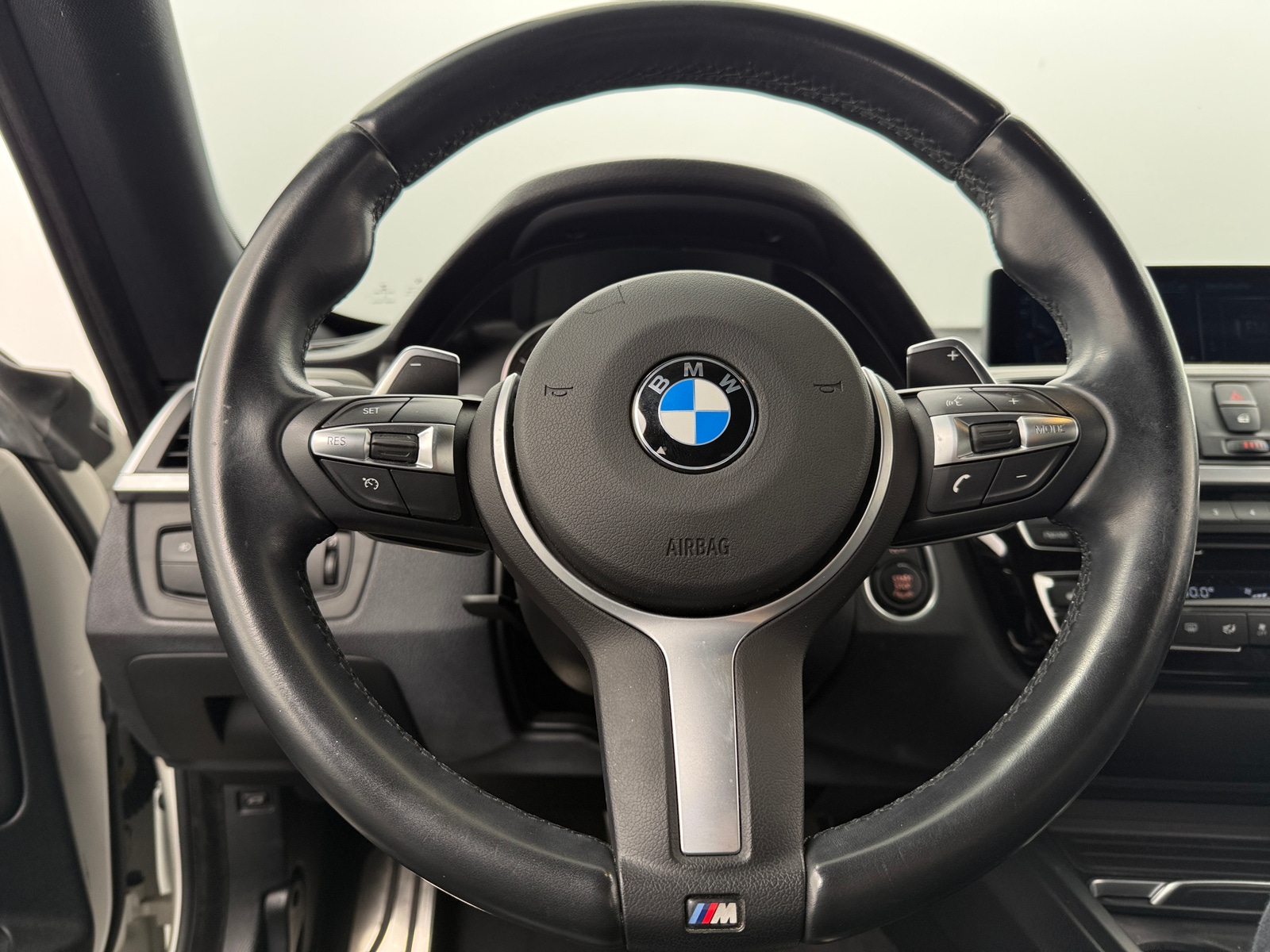 Thumbnail: 2017 BMW 3 Series - 4