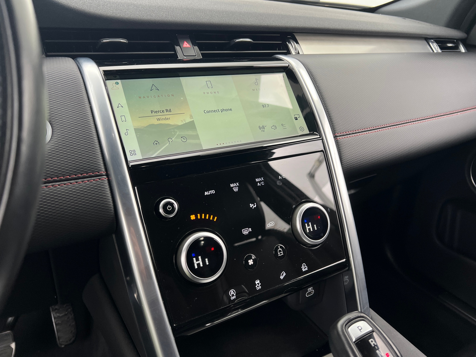 Thumbnail: 2021 Land Rover Discovery Sport - 3