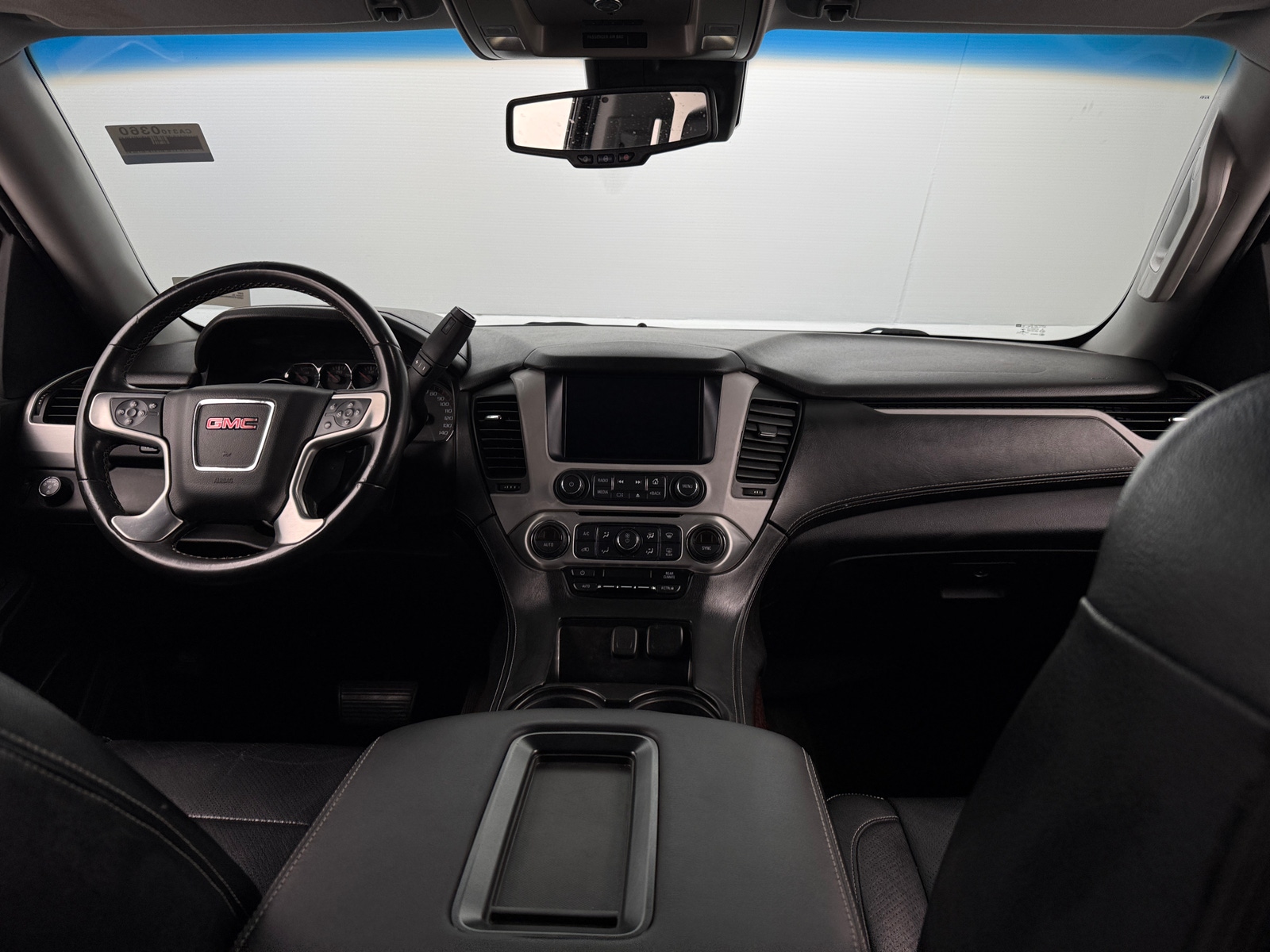 Thumbnail: 2016 GMC Yukon XL - 3