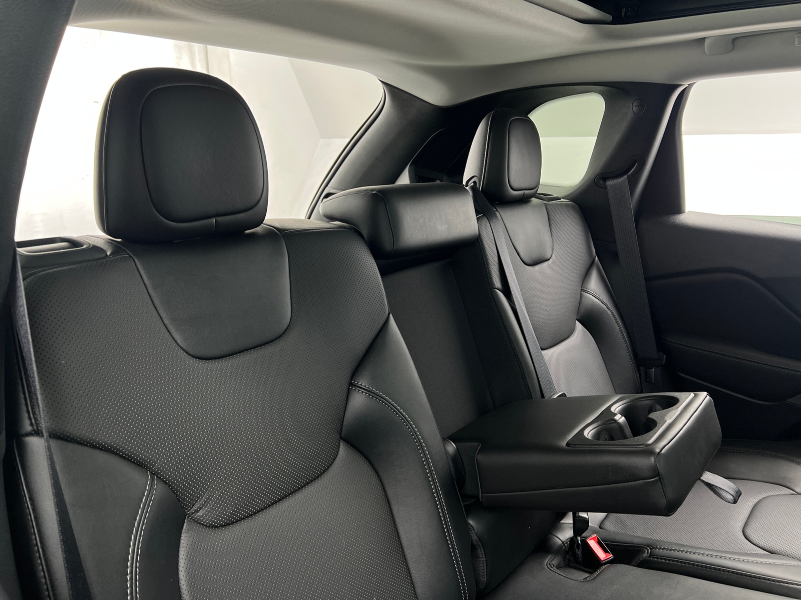 Thumbnail: 2022 Jeep Cherokee - 5