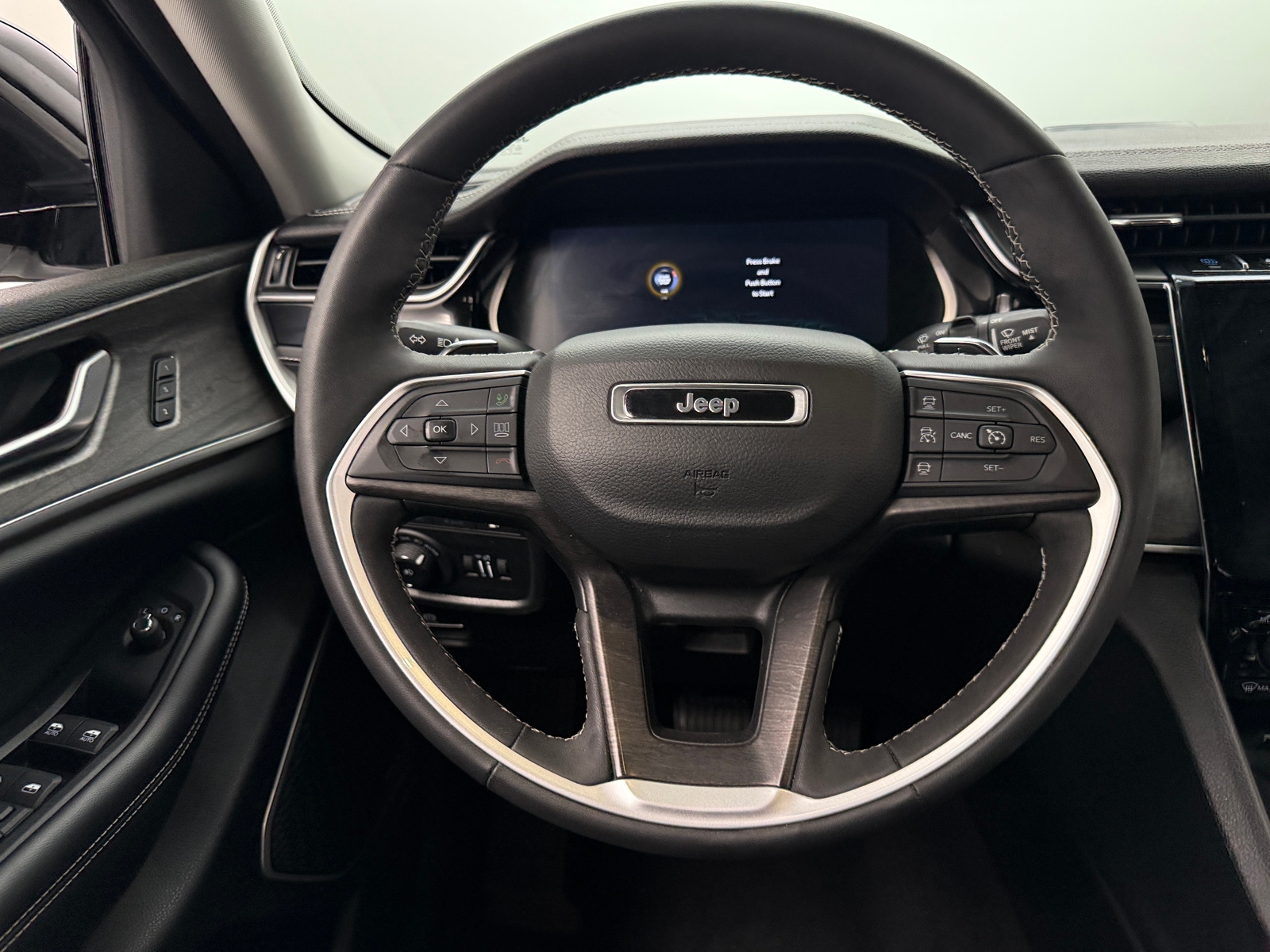 Thumbnail: 2023 Jeep Grand Cherokee - 4