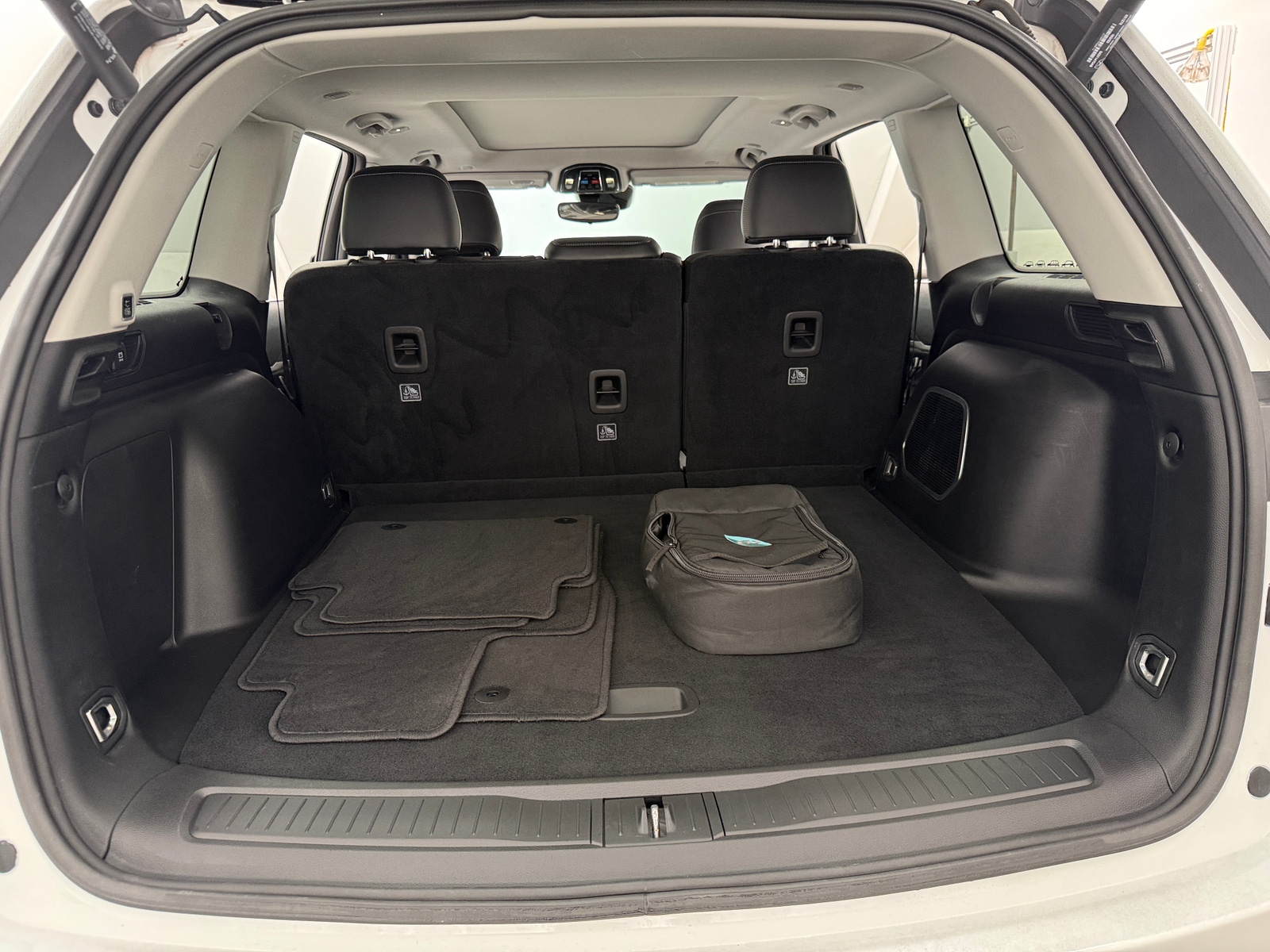 Thumbnail: 2023 Jeep Grand Cherokee - 6