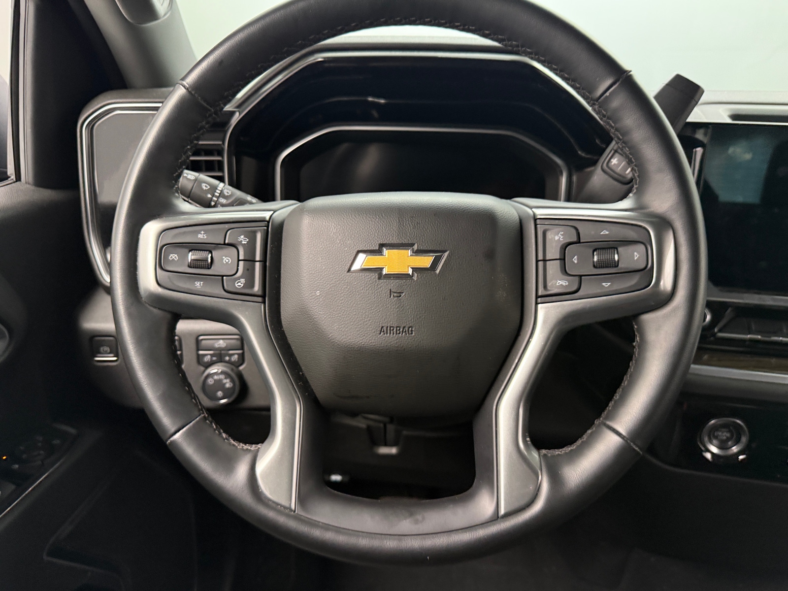 Thumbnail: 2023 Chevrolet Silverado 1500 - 5