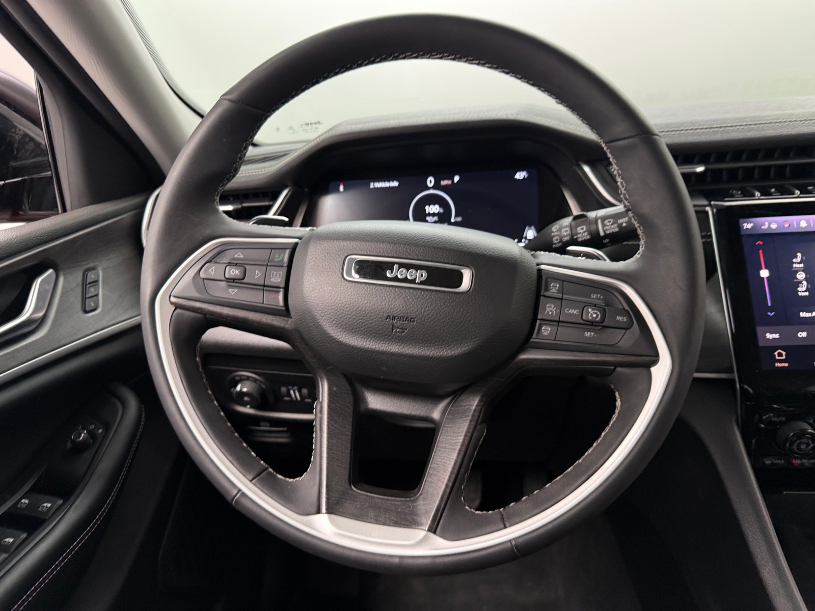 Thumbnail: 2023 Jeep Grand Cherokee - 4