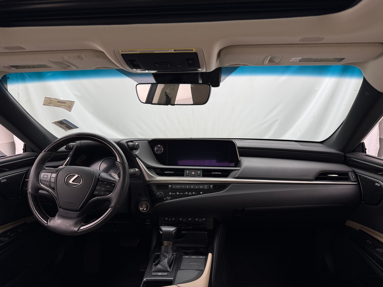 Thumbnail: 2020 Lexus ES - 2