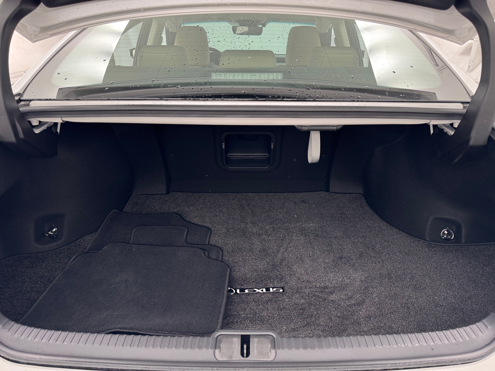 Thumbnail: 2020 Lexus ES - 6