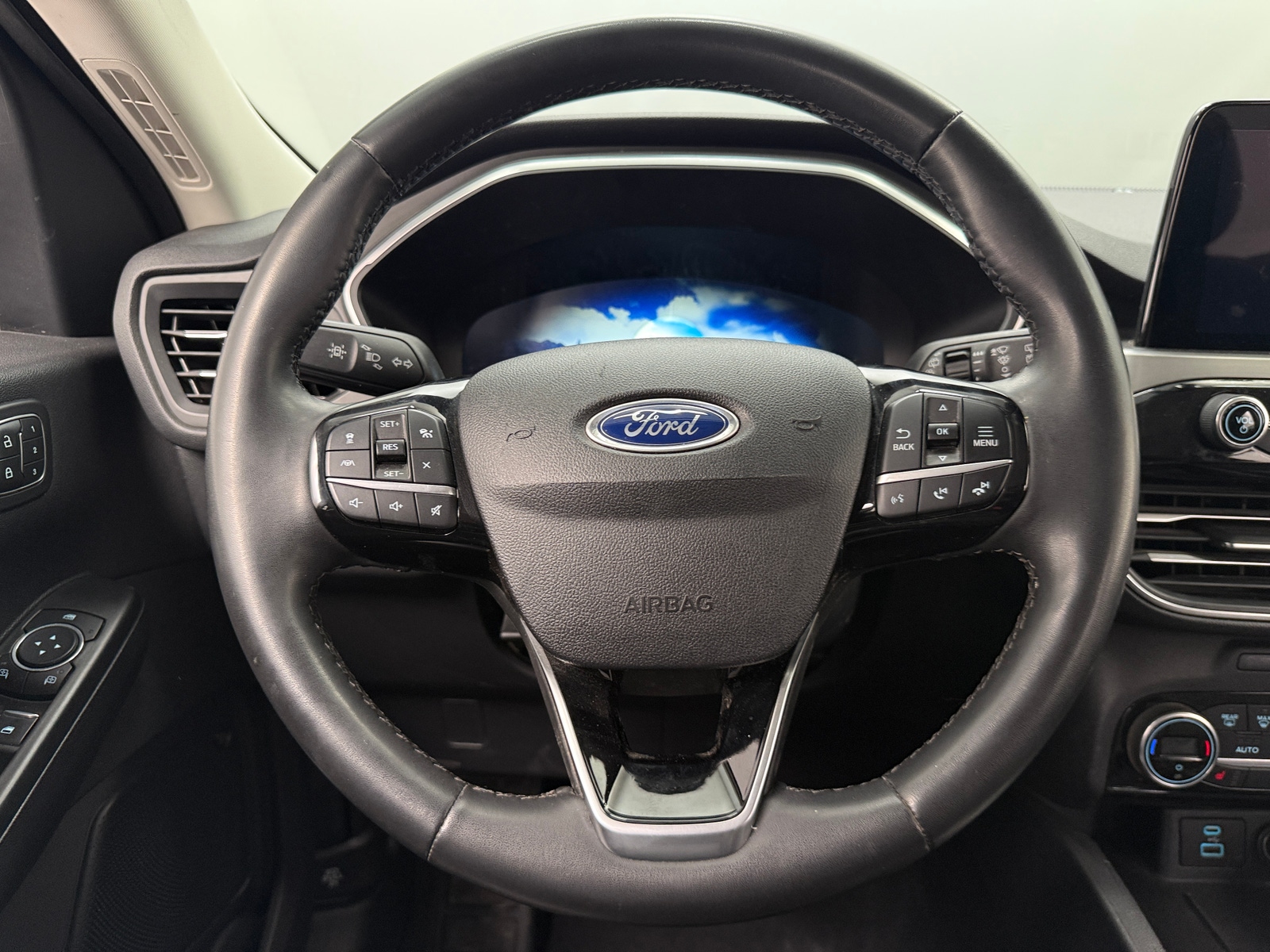 Thumbnail: 2021 Ford Escape - 4