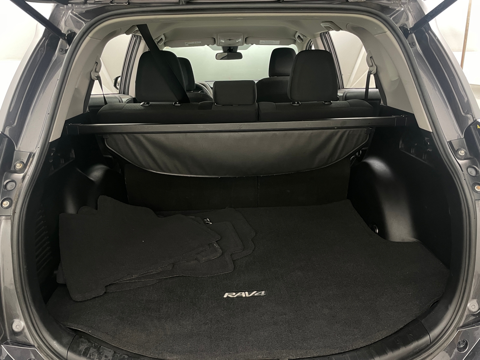 Thumbnail: 2017 Toyota RAV4 - 7