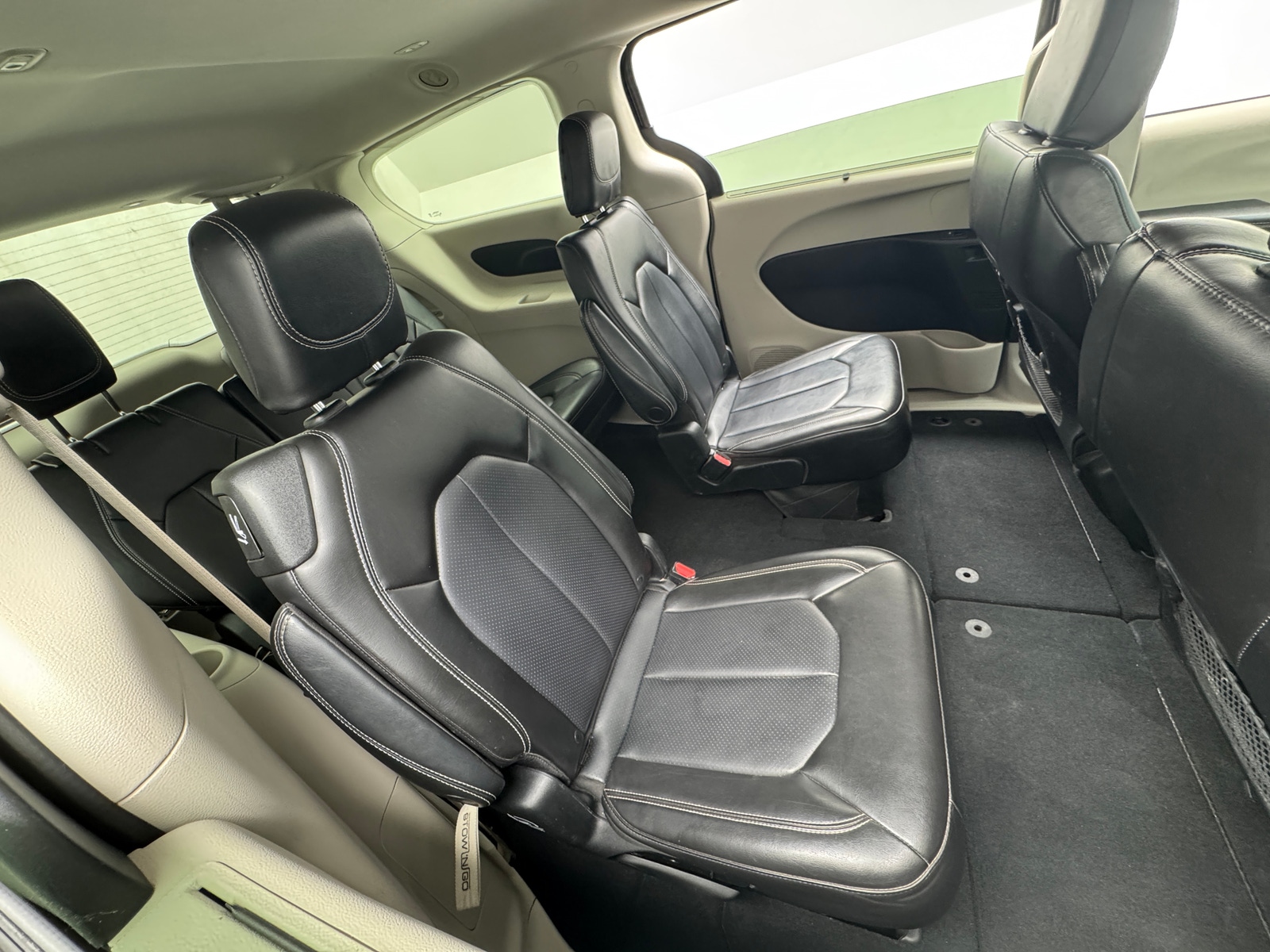 Thumbnail: 2023 Chrysler Pacifica - 5