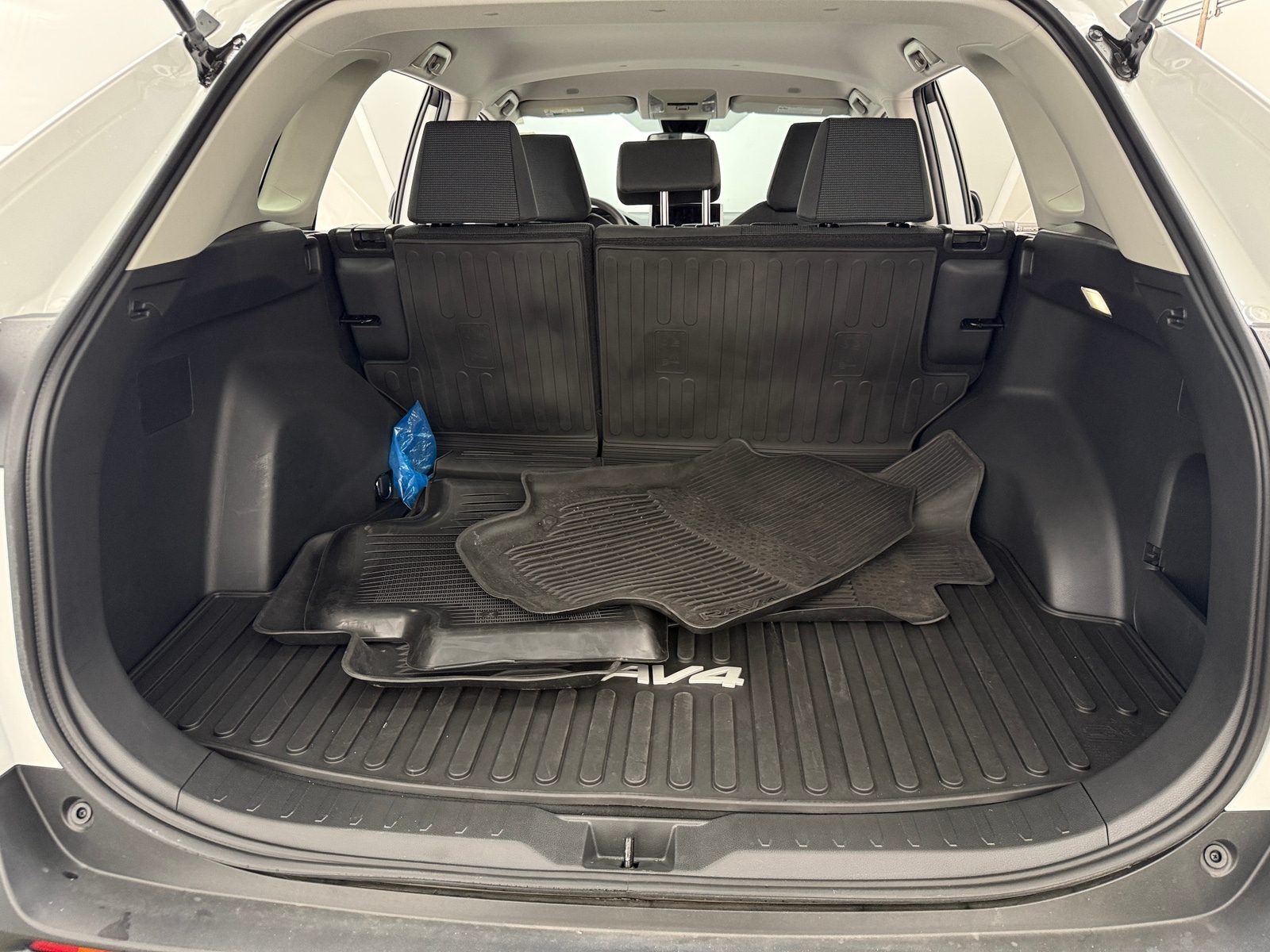 Thumbnail: 2024 Toyota RAV4 - 7