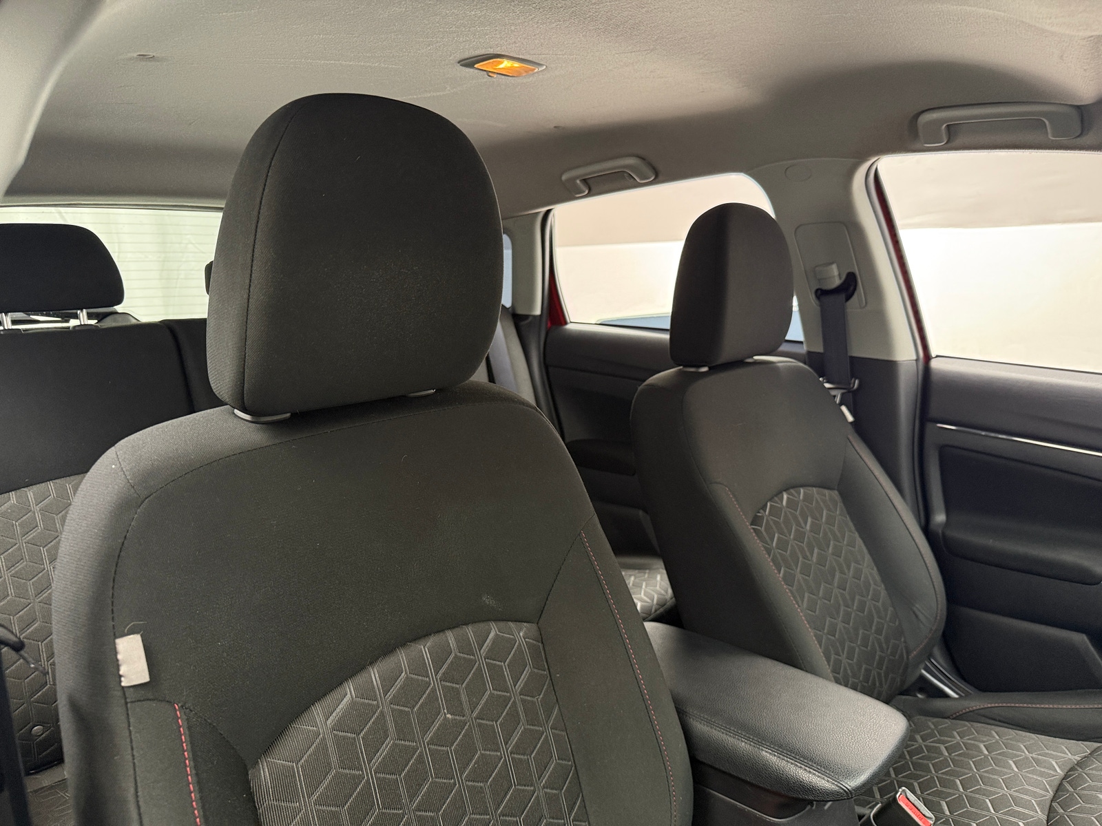 Thumbnail: 2023 Mitsubishi Outlander Sport - 2