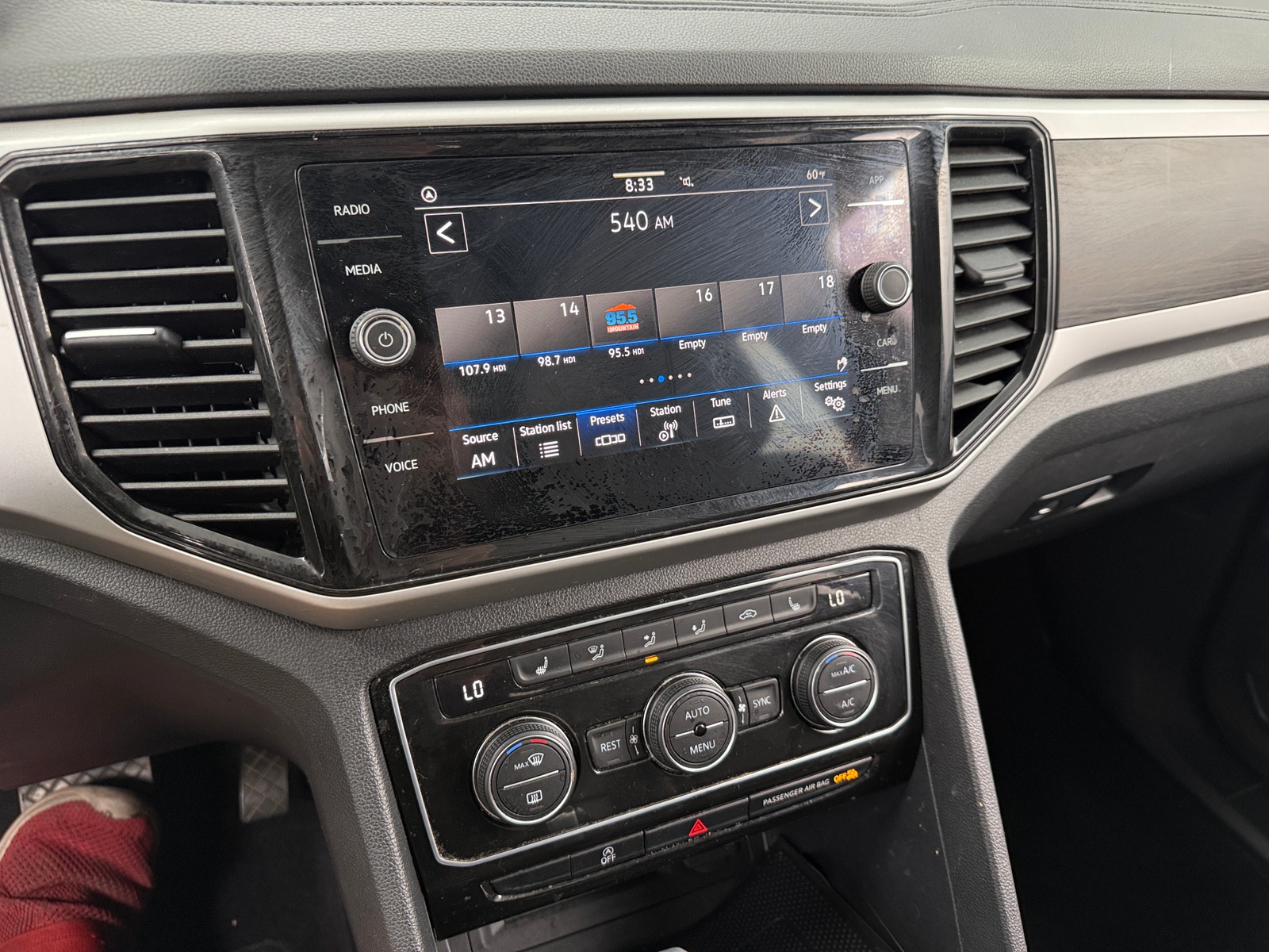 Thumbnail: 2022 Volkswagen Atlas - 3