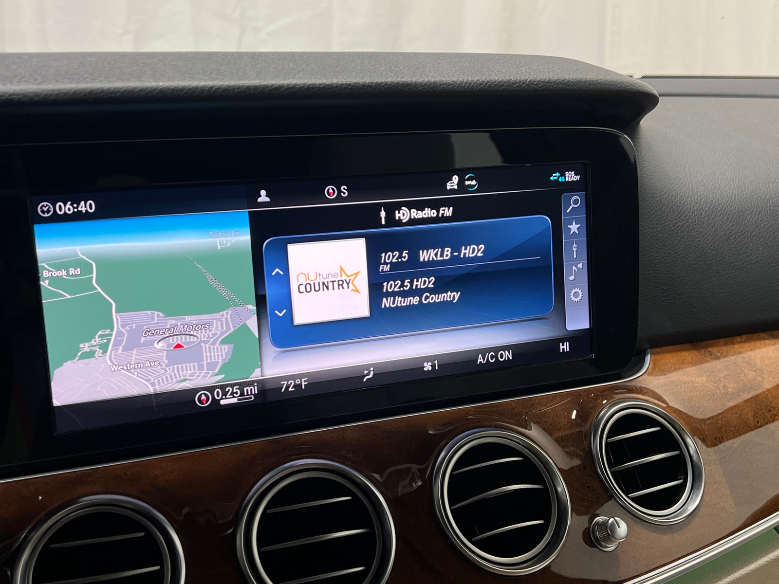 Thumbnail: 2019 Mercedes-Benz E-Class - 3