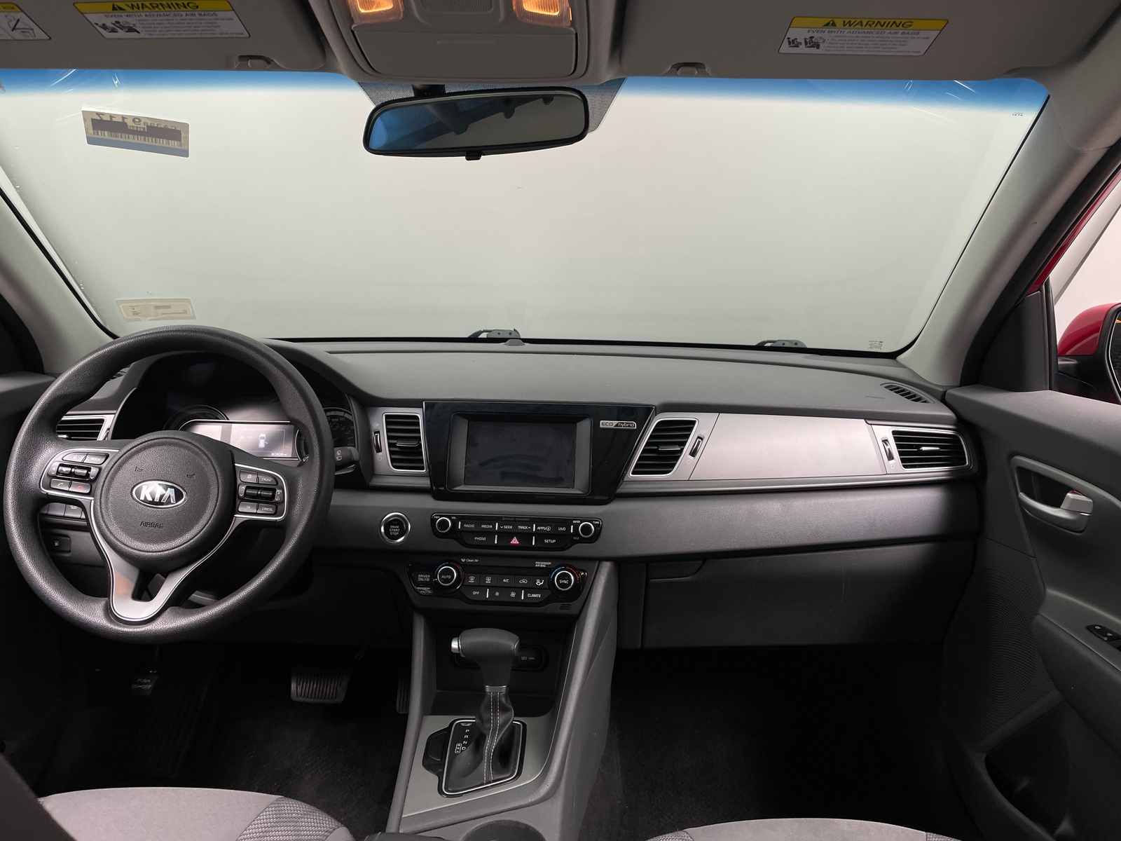 Thumbnail: 2018 Kia Niro - 3