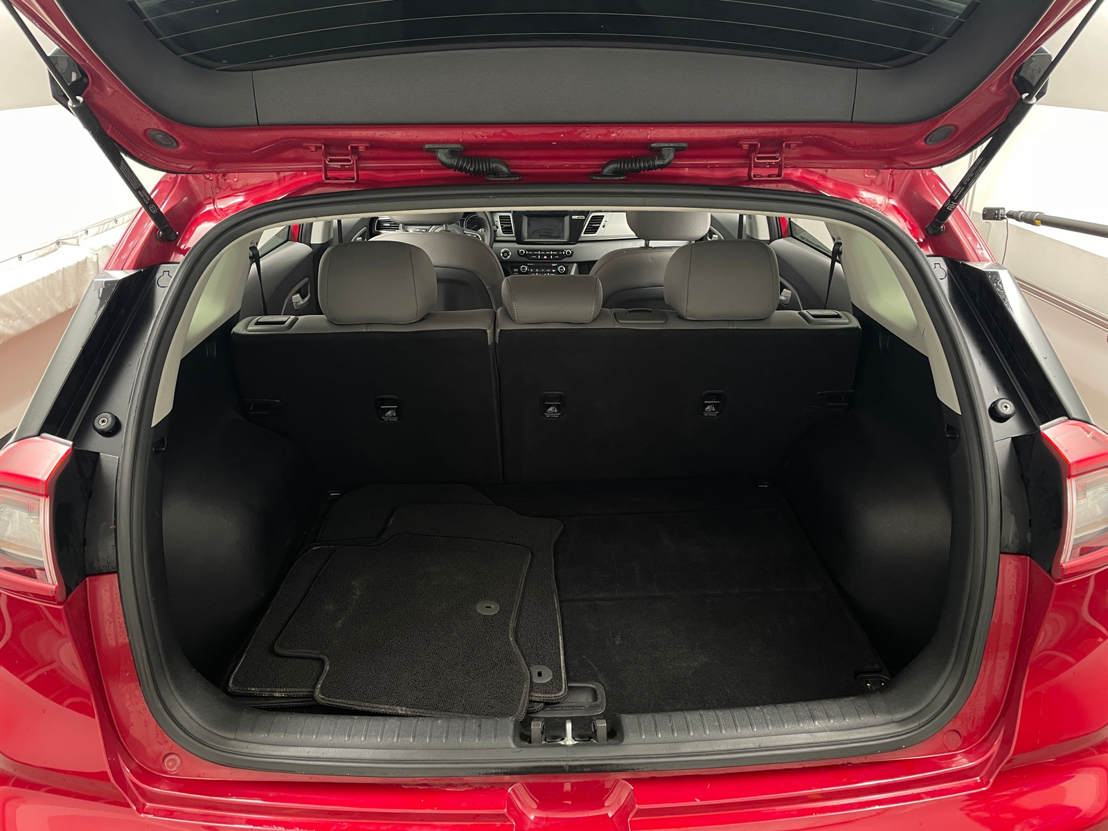 Thumbnail: 2018 Kia Niro - 7