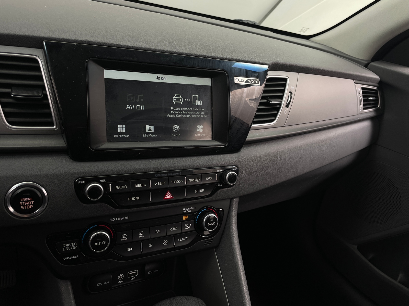 Thumbnail: 2018 Kia Niro - 4