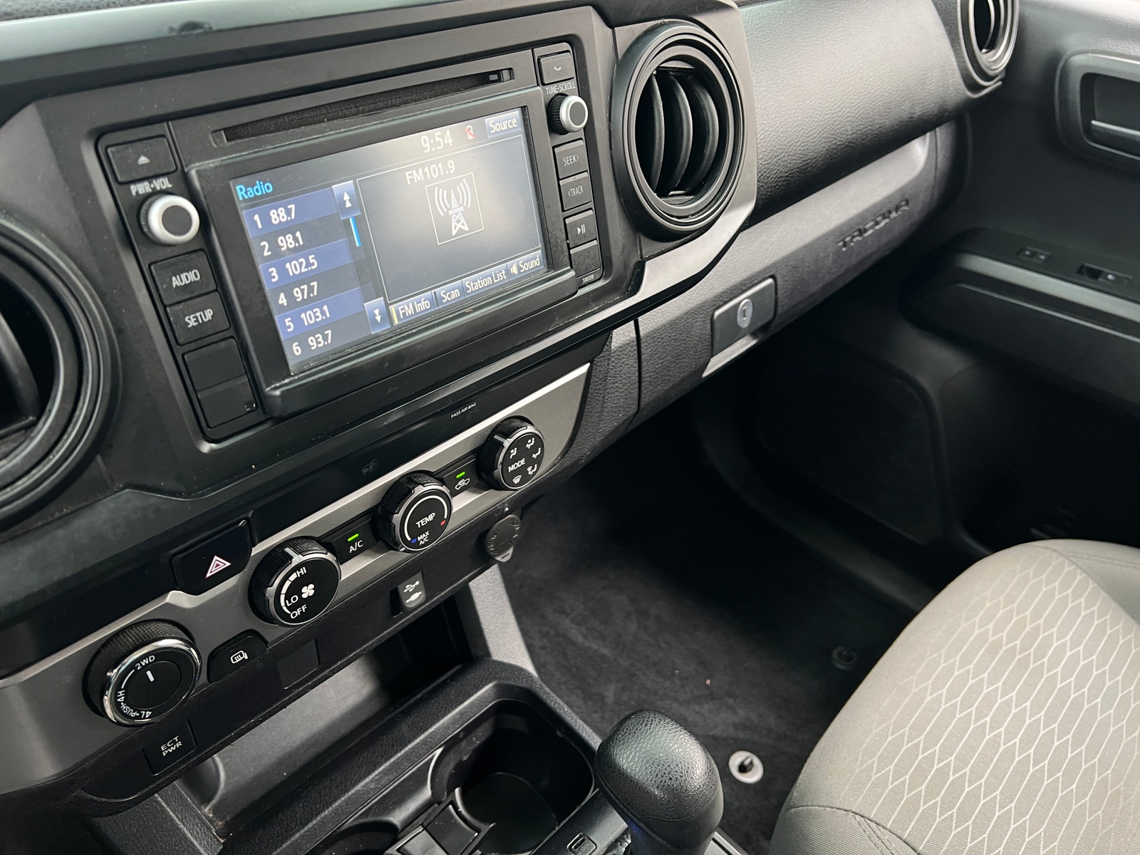 Thumbnail: 2019 Toyota Tacoma - 4