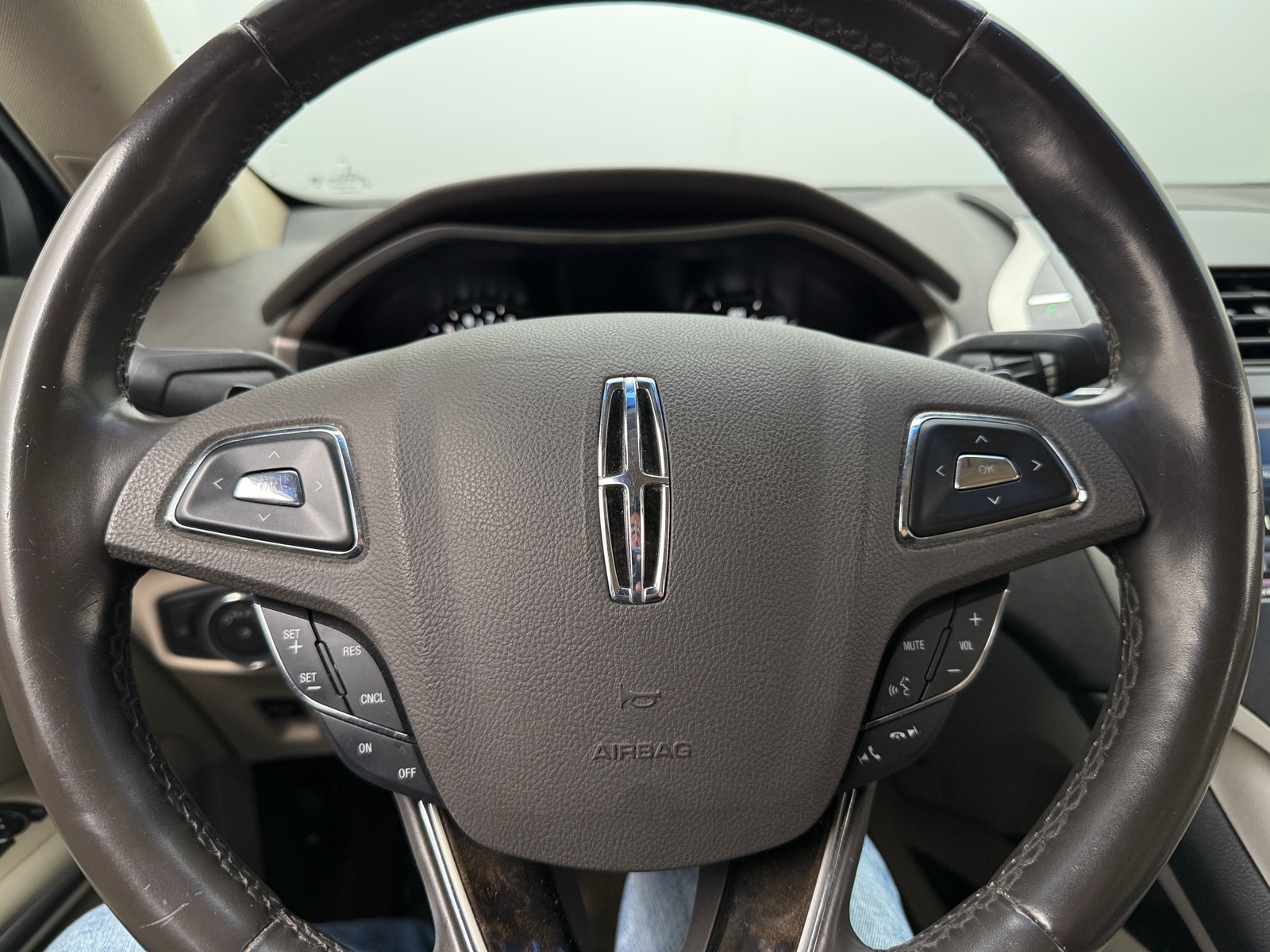 Thumbnail: 2016 Lincoln MKZ - 4