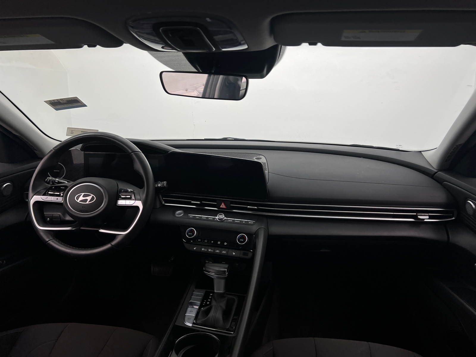 Thumbnail: 2025 Hyundai Elantra - 3