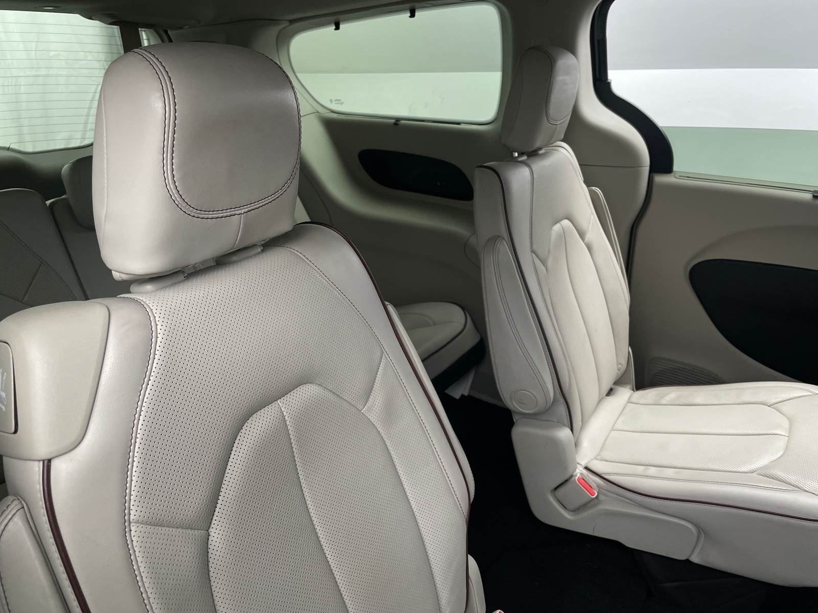 Thumbnail: 2018 Chrysler Pacifica - 5