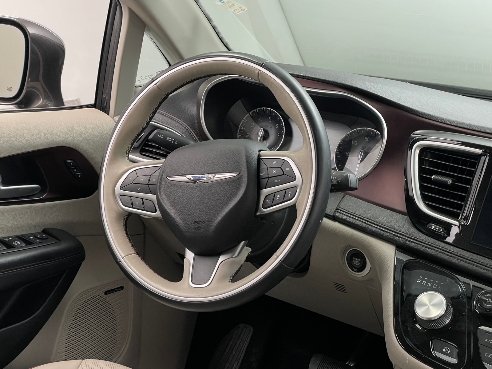 Thumbnail: 2018 Chrysler Pacifica - 4