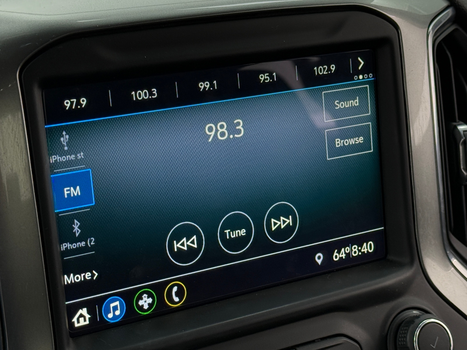 Thumbnail: 2020 Chevrolet Silverado 1500 - 4