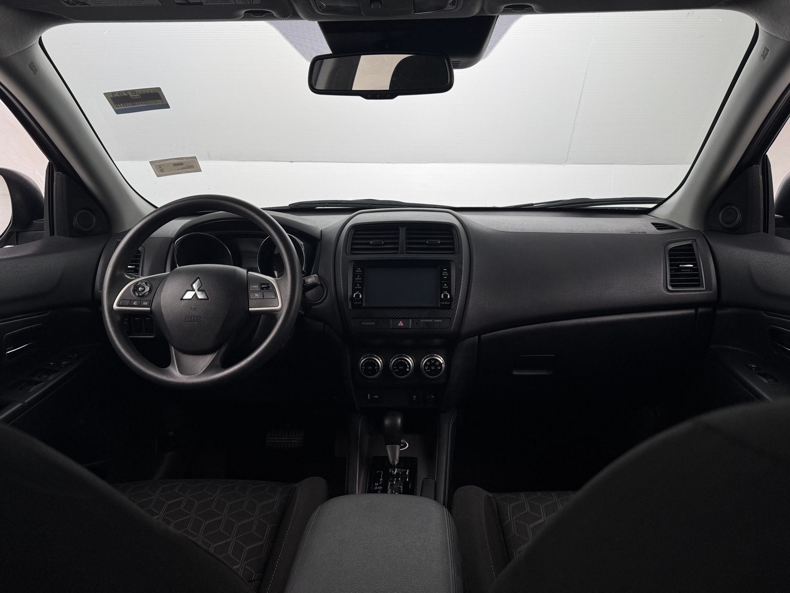 Thumbnail: 2023 Mitsubishi Outlander Sport - 3