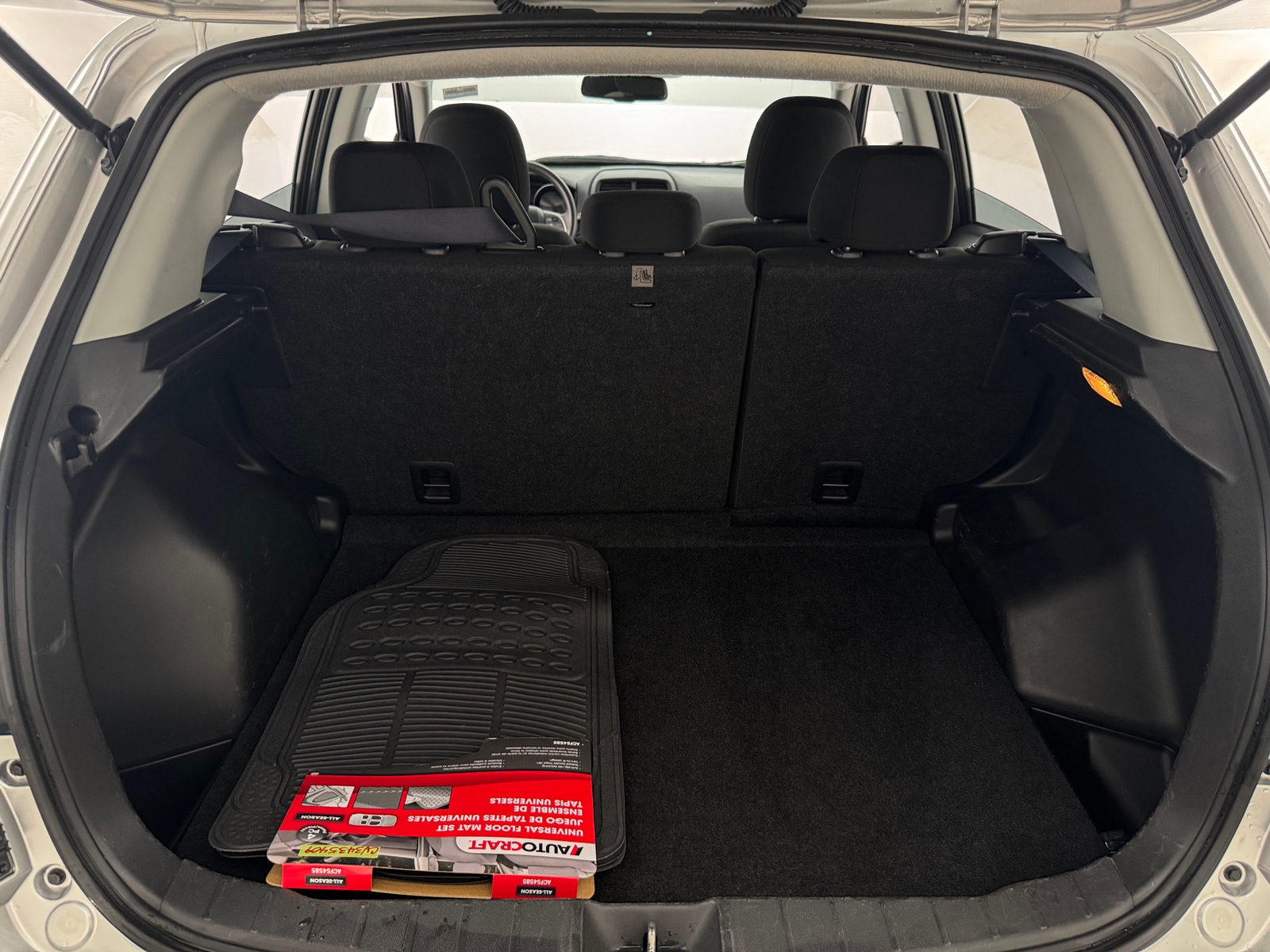 Thumbnail: 2023 Mitsubishi Outlander Sport - 7