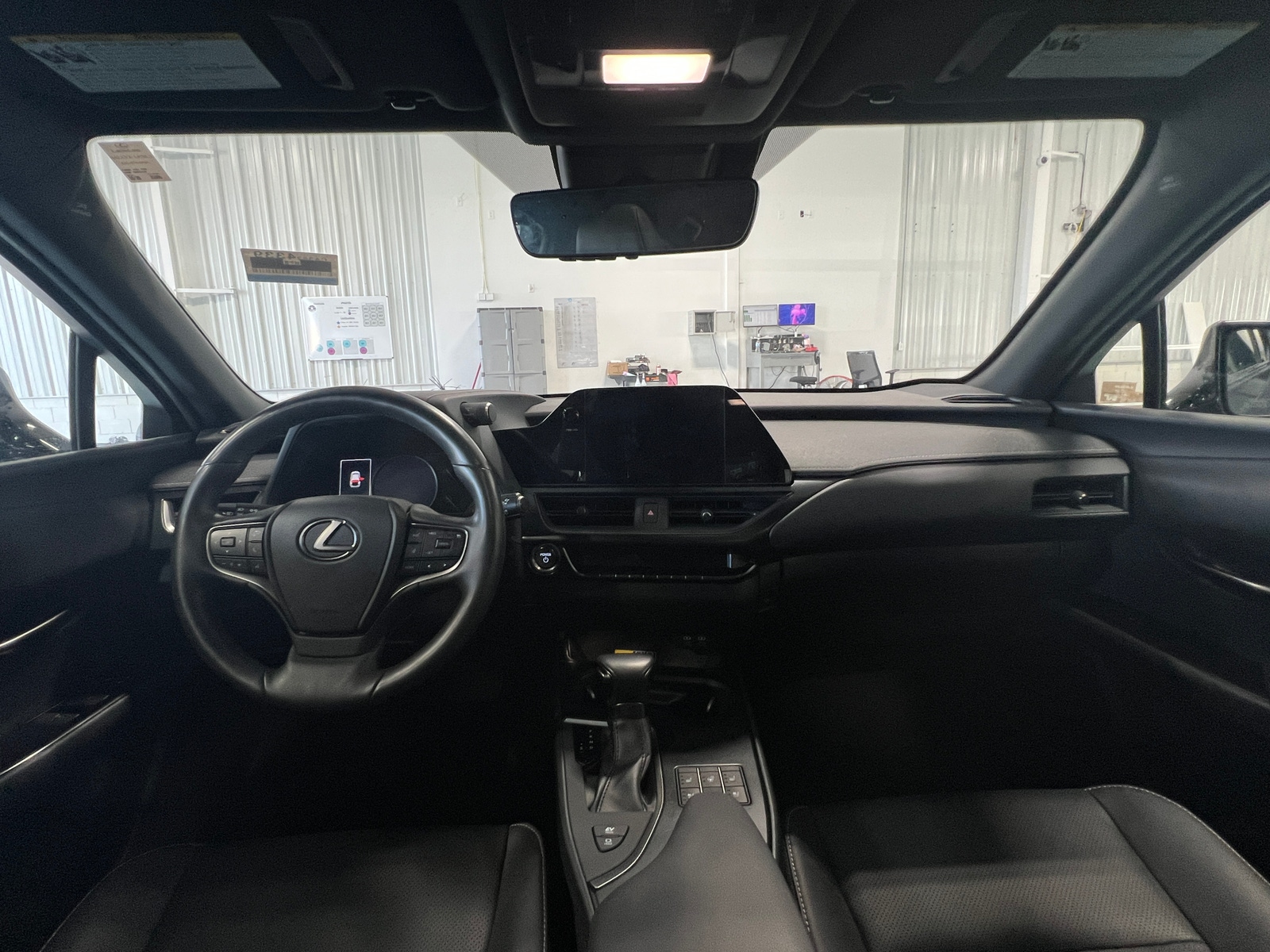 Thumbnail: 2023 Lexus UX - 2