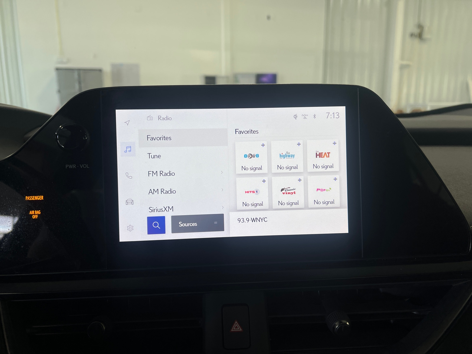 Thumbnail: 2023 Lexus UX - 3