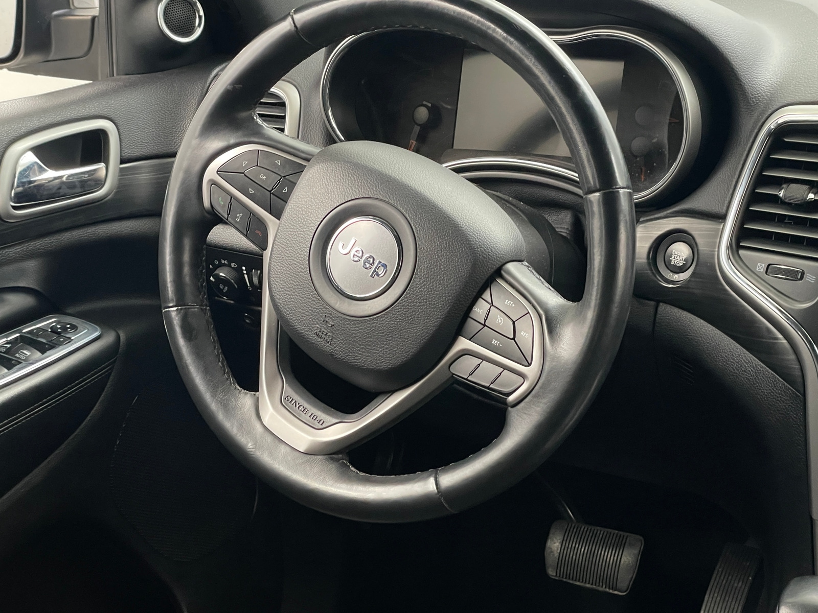 Thumbnail: 2019 Jeep Grand Cherokee - 5