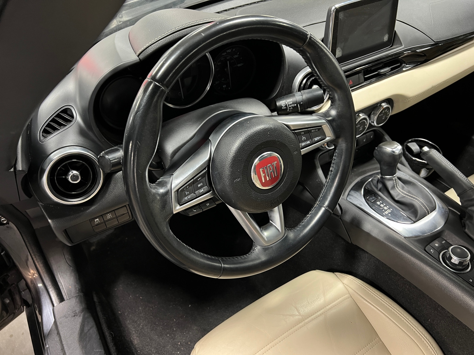 Thumbnail: 2018 Fiat 124 Spider - 4