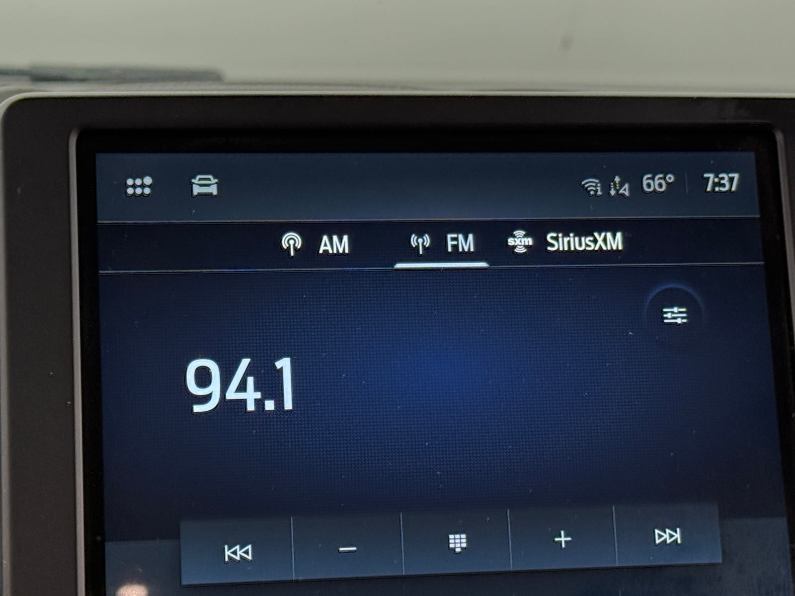 Thumbnail: 2022 Ford Edge - 3