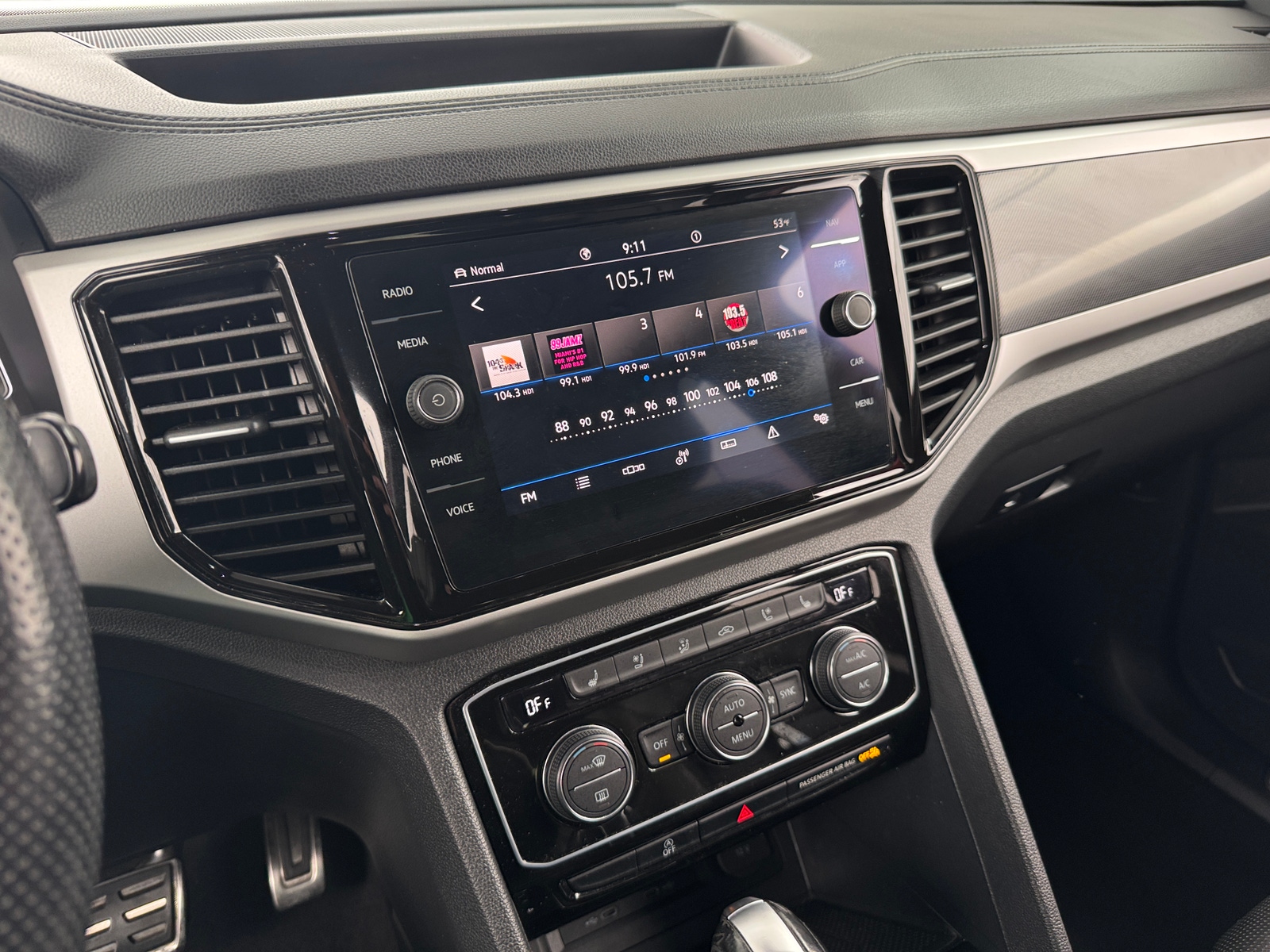 Thumbnail: 2022 Volkswagen Atlas - 3