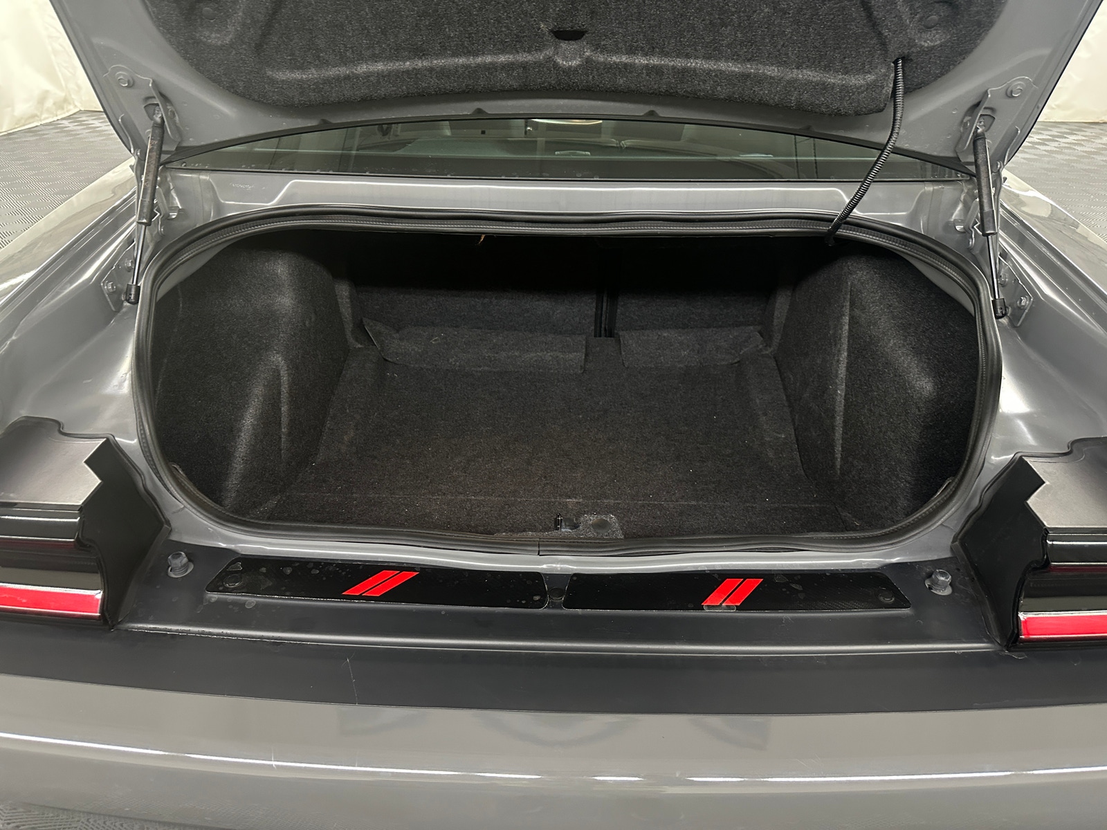 Thumbnail: 2017 Dodge Challenger - 5