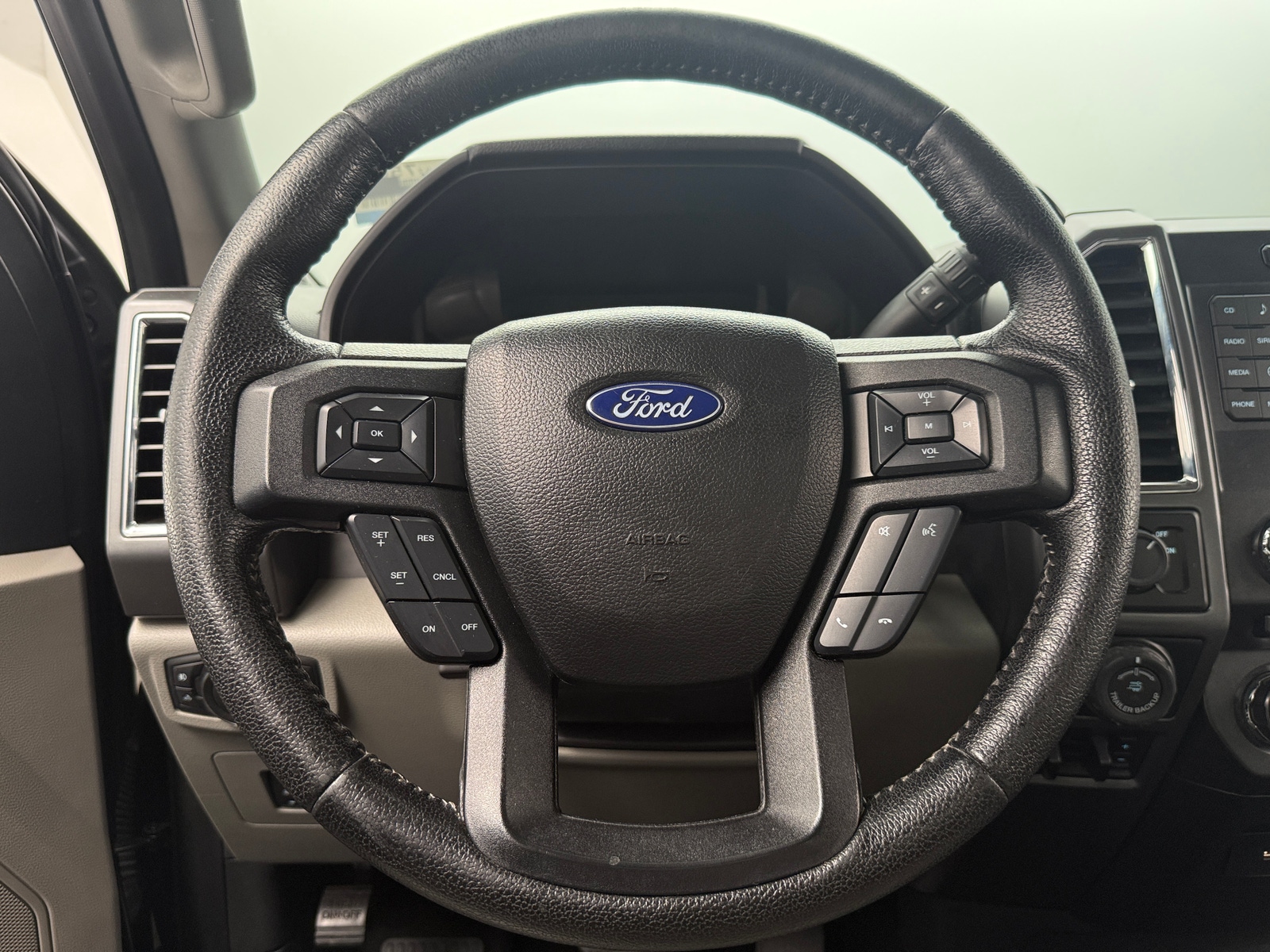 Thumbnail: 2016 Ford Econoline - 5