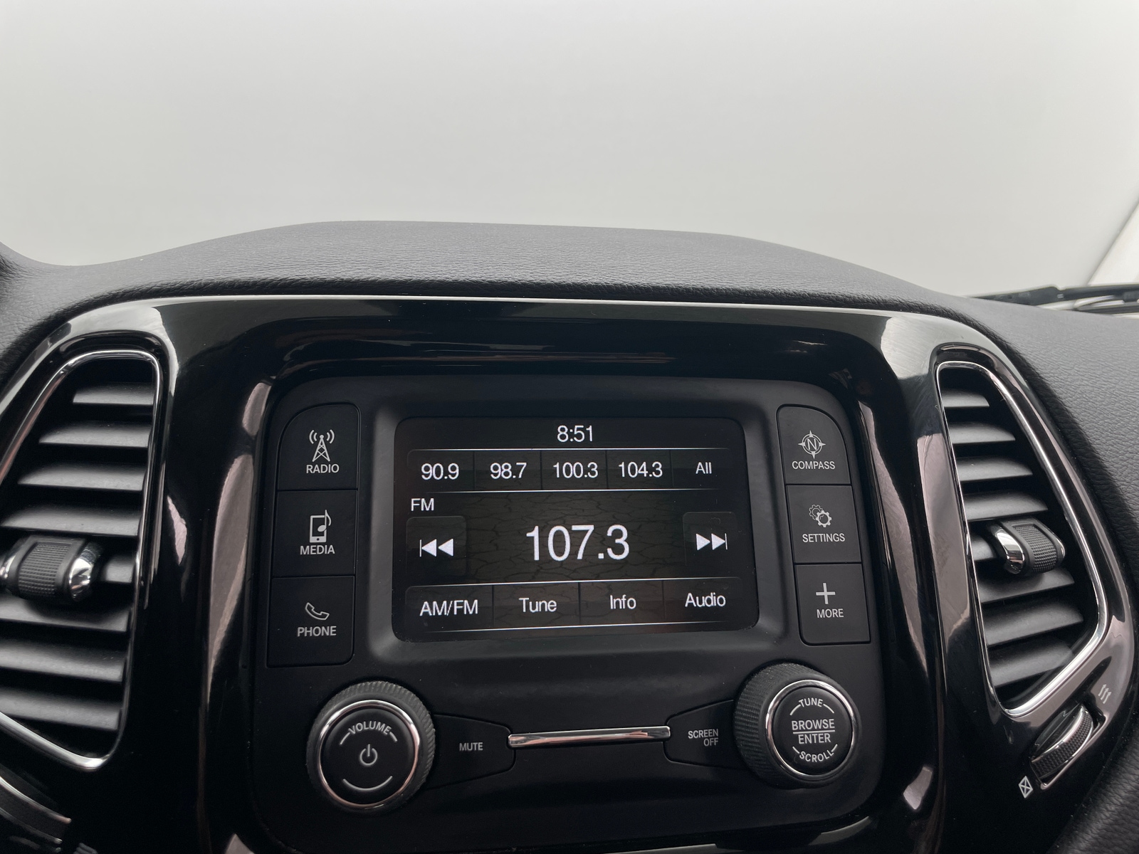 Thumbnail: 2018 Jeep Compass - 4